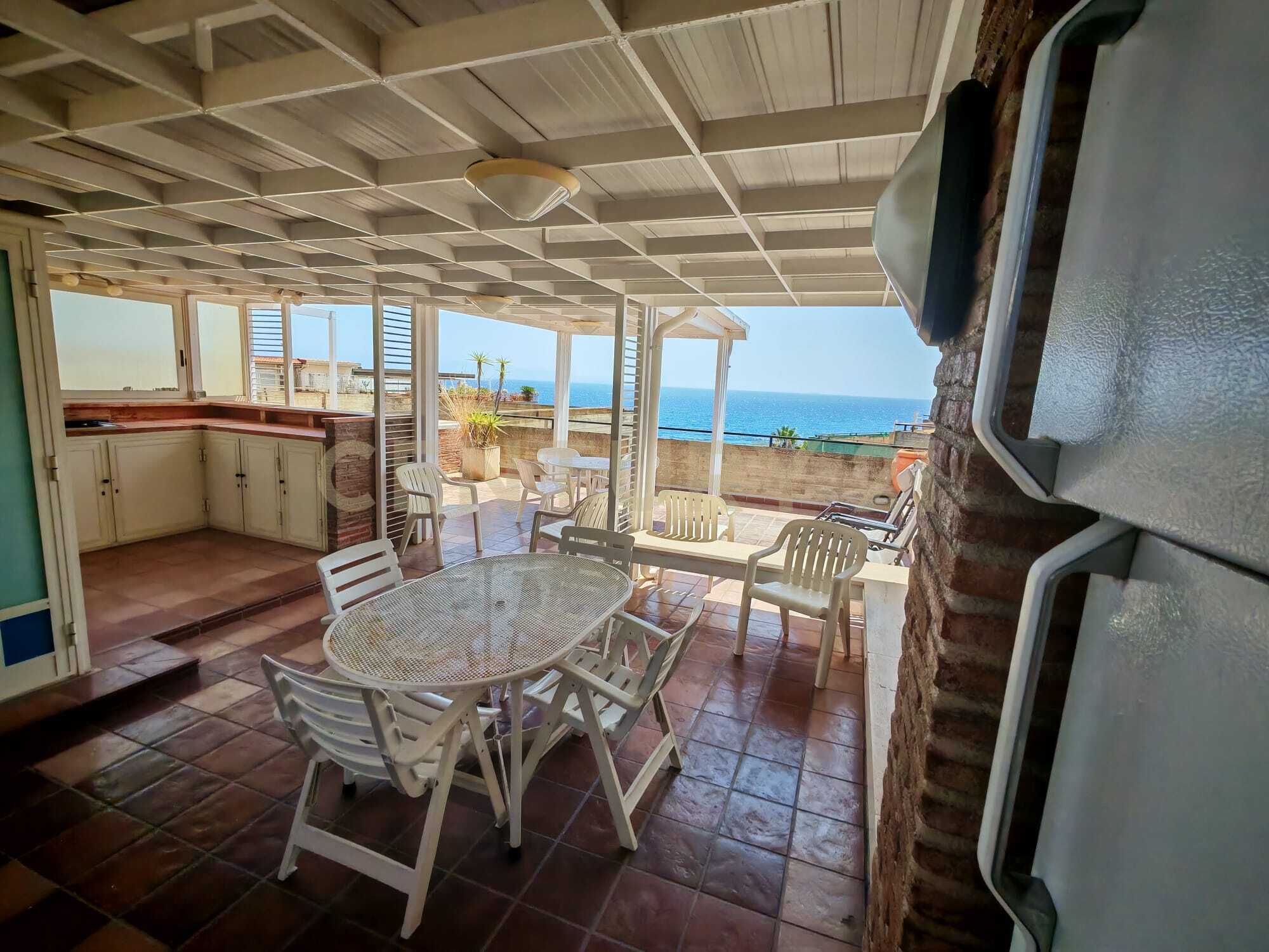 Trilocale vista mare in via dei normanni 1, Sant'Alessio Siculo