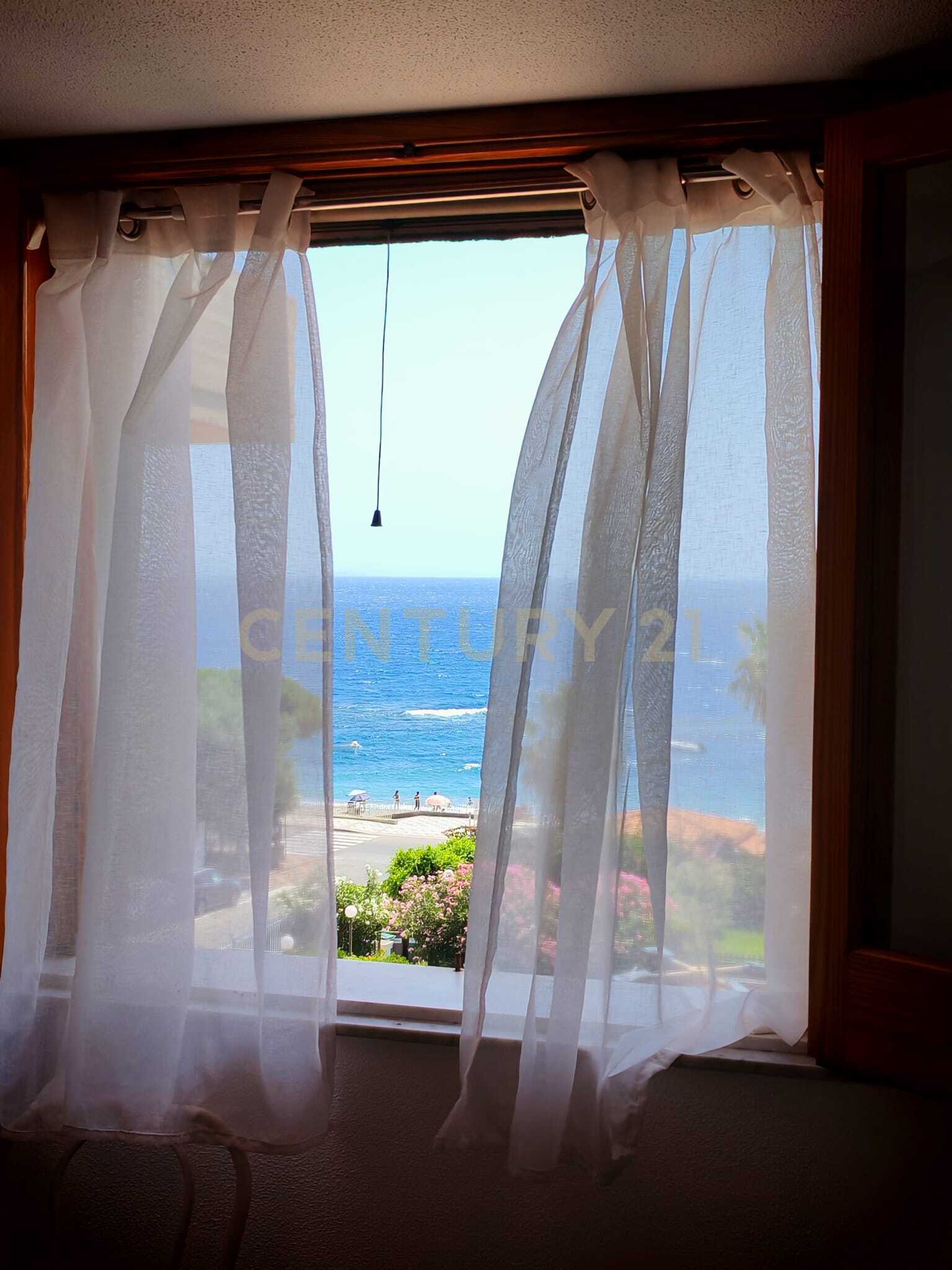 Trilocale vista mare in via dei normanni 1, Sant'Alessio Siculo