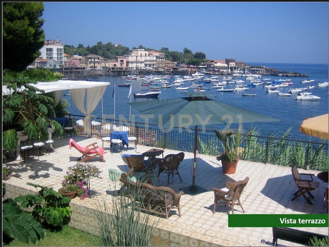 Villa con giardino in via garitta 62, Acireale