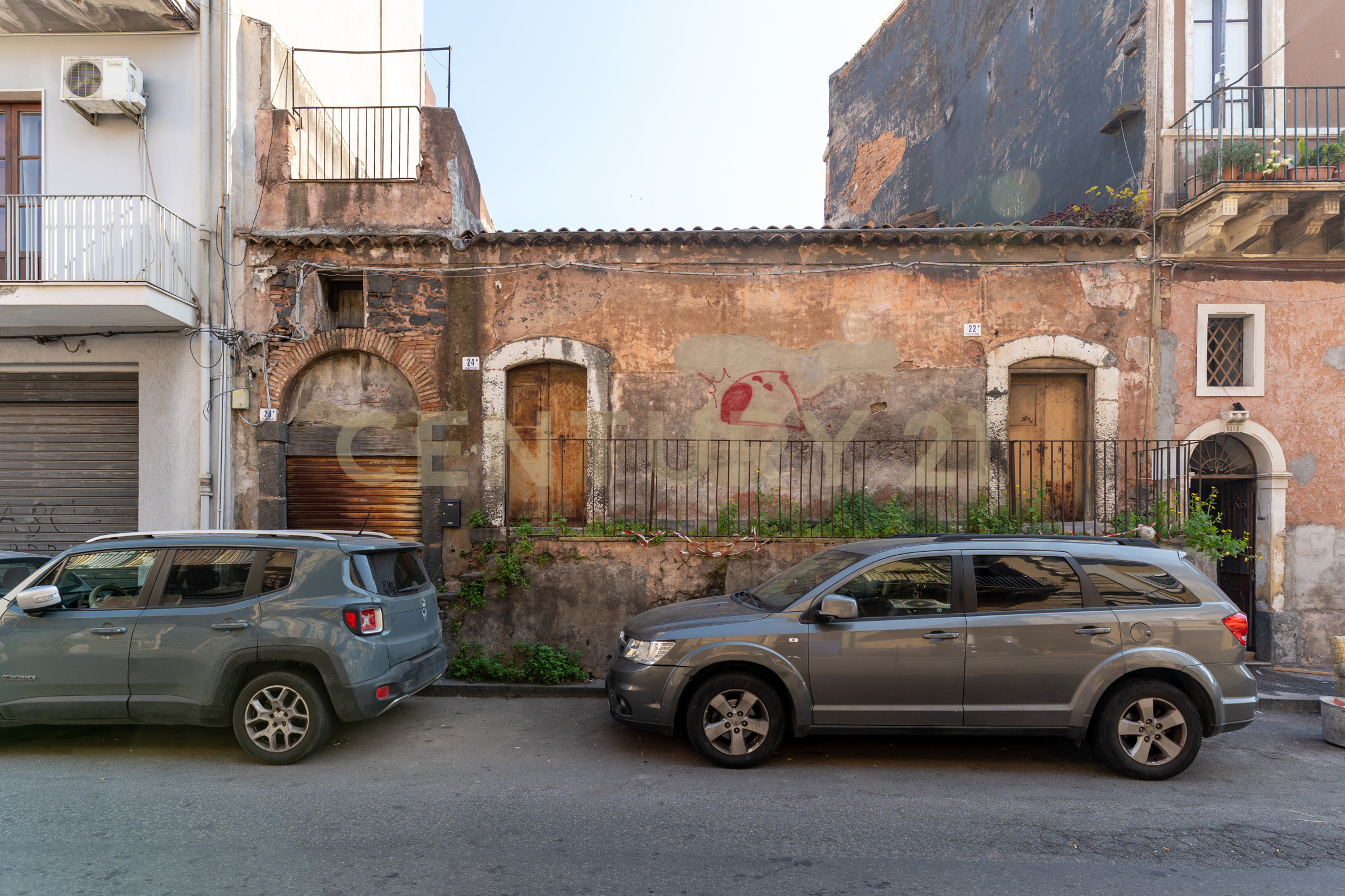 Casa indipendente da ristrutturare in via ittar 24, Catania