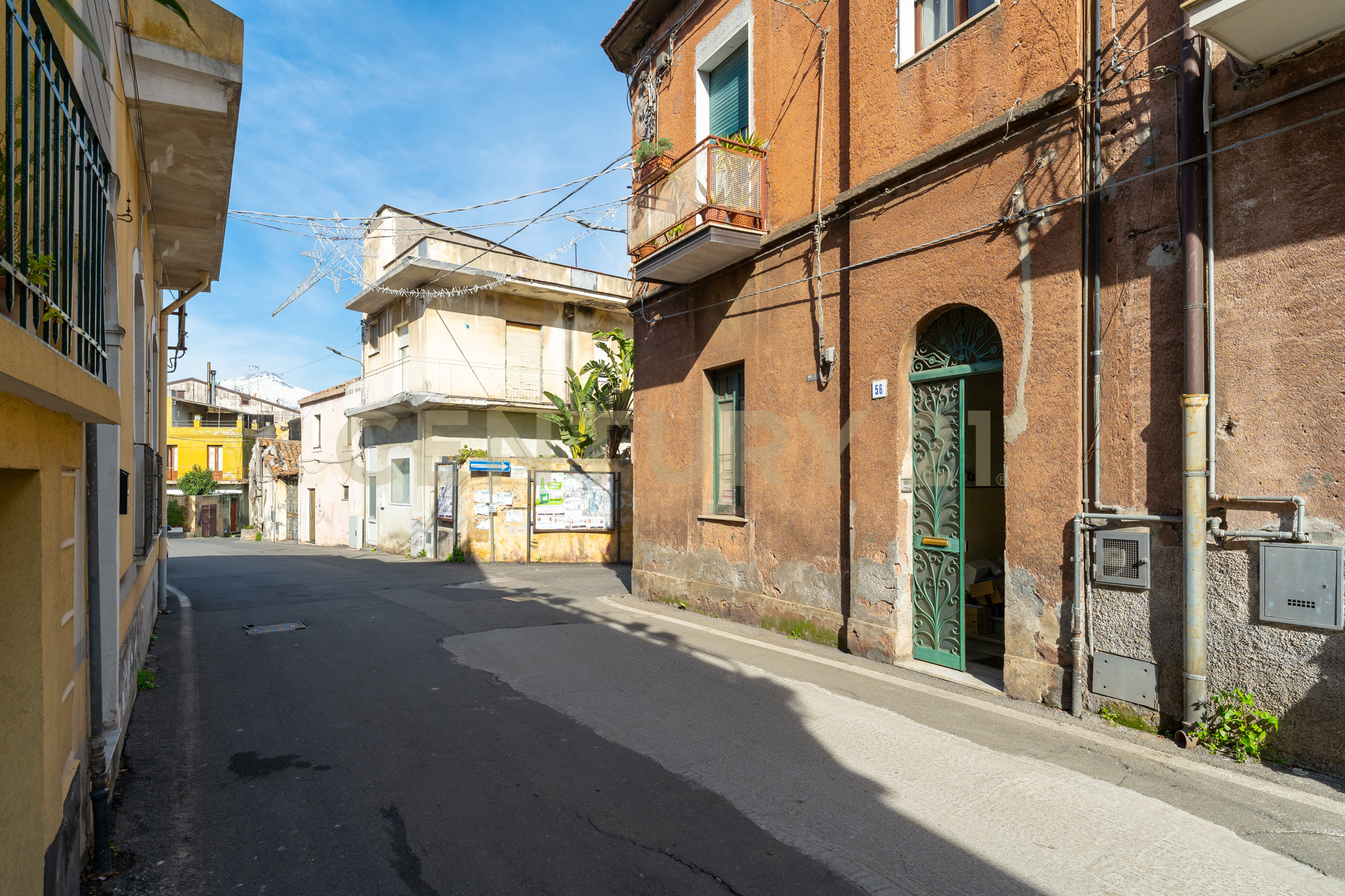 Appartamento con terrazzo in via del santuario 56, Valverde
