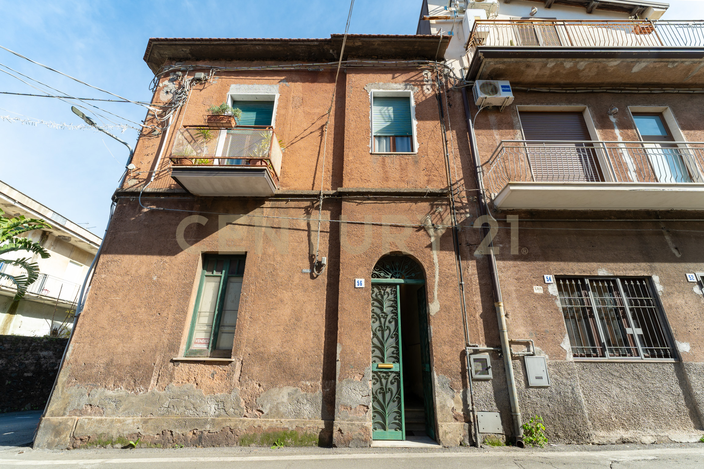 Appartamento con terrazzo in via del santuario 56, Valverde