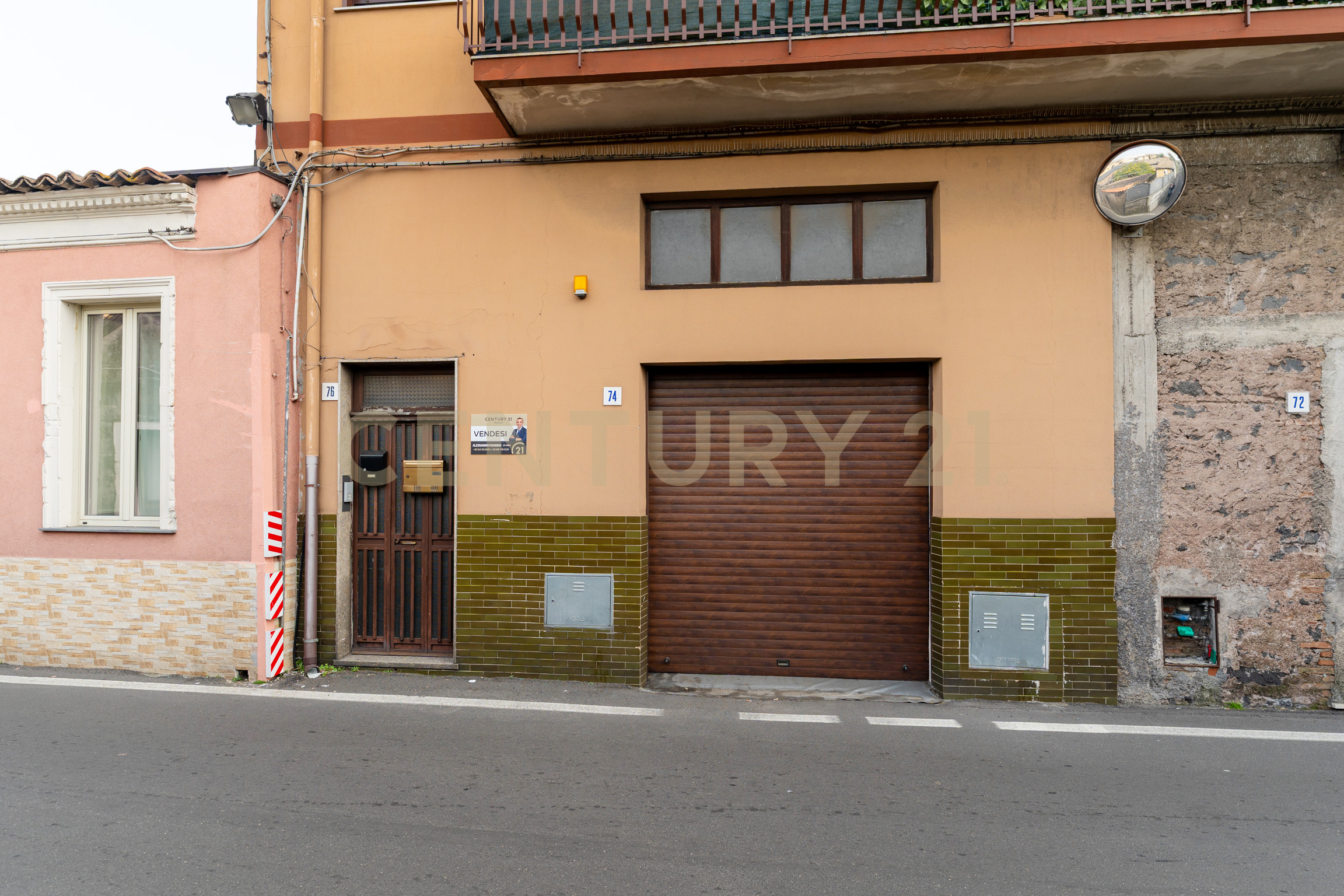 Attico con terrazzo in via maugeri 76, Valverde