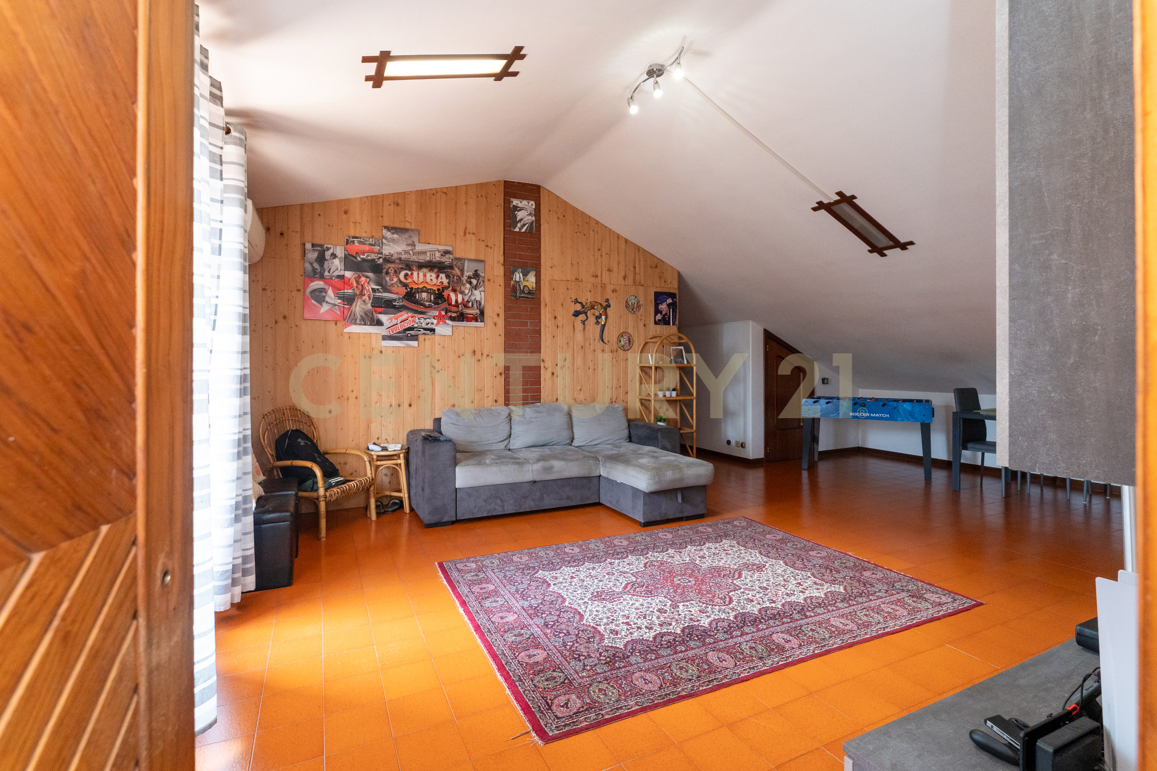 Attico con terrazzo in via maugeri 76, Valverde