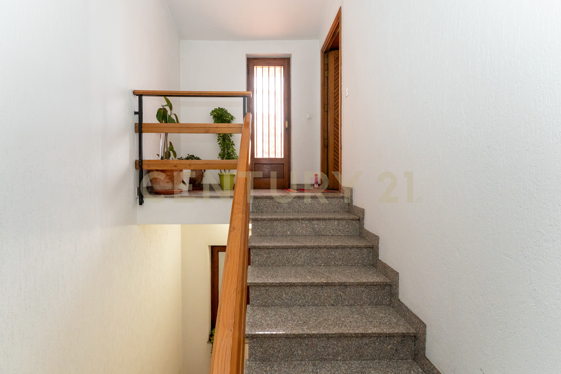 Attico con terrazzo in via maugeri 76, Valverde