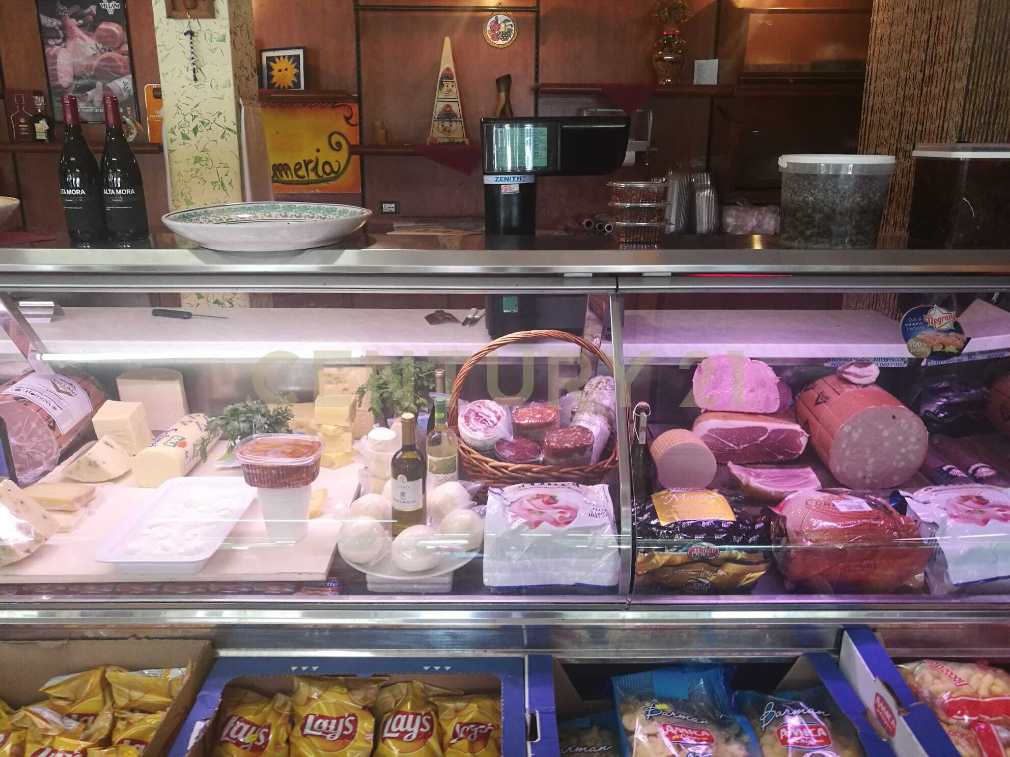 Locale commerciale in vendita in viale dei lidi, Siracusa