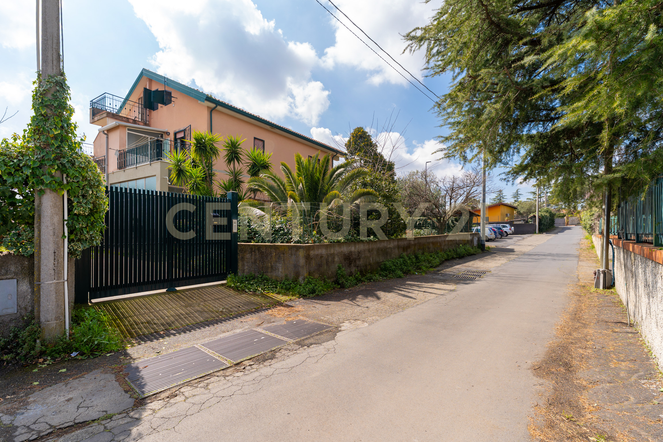 Casa indipendente con giardino in via benedetto croce 6, Pedara