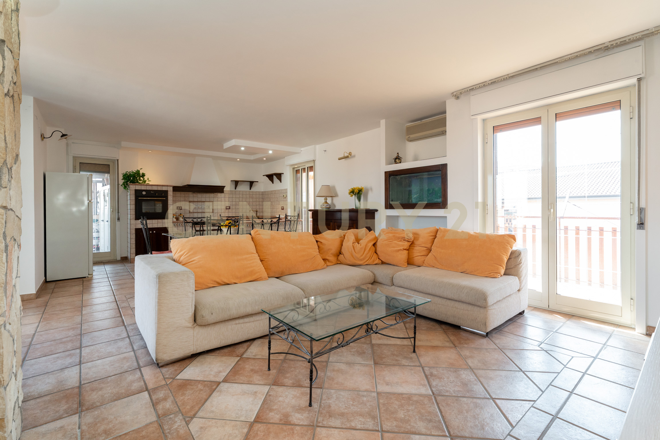 Attico vista mare in via finocchiari 12, Aci Catena