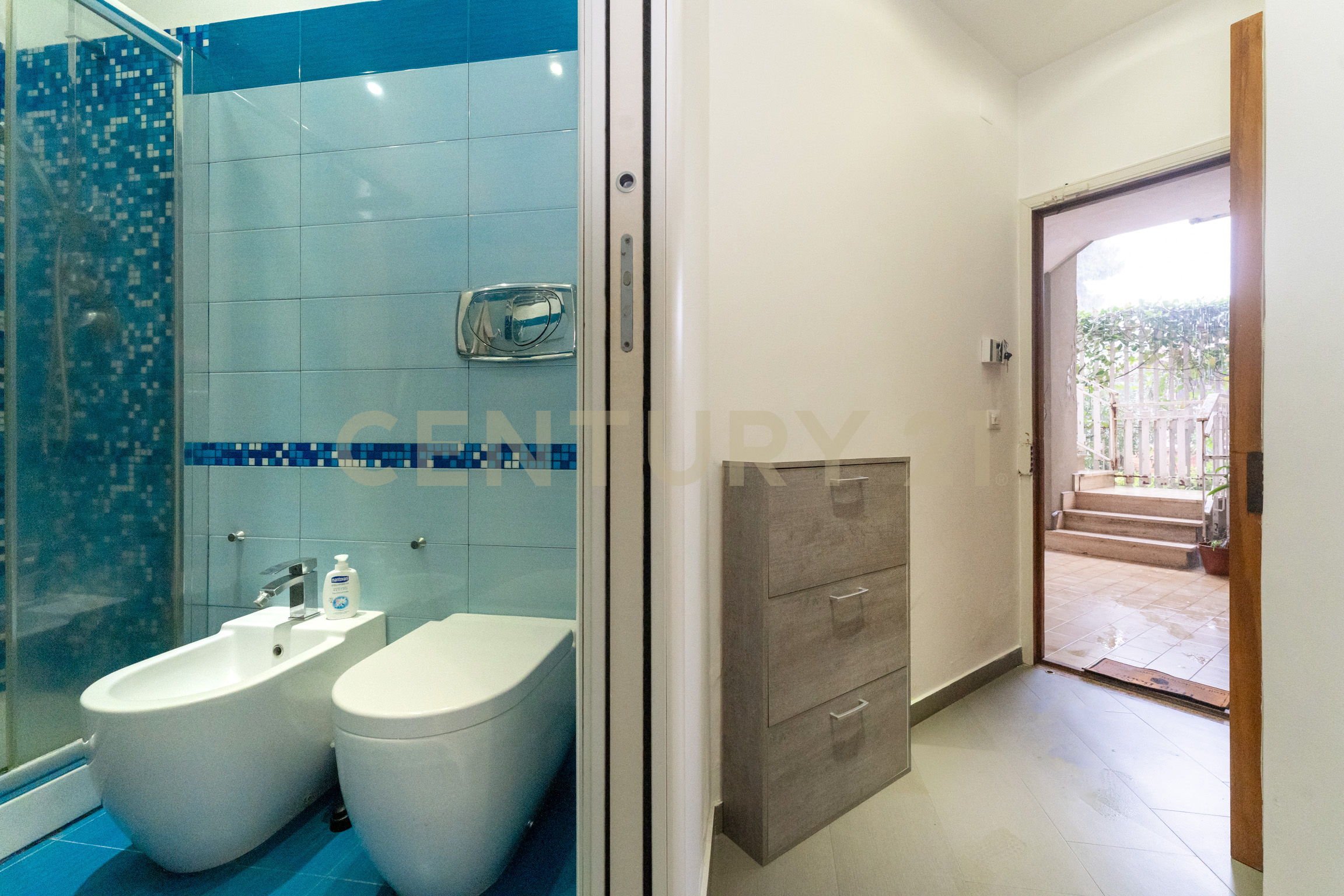 Bilocale ristrutturato in via livorno 101, Aci Castello