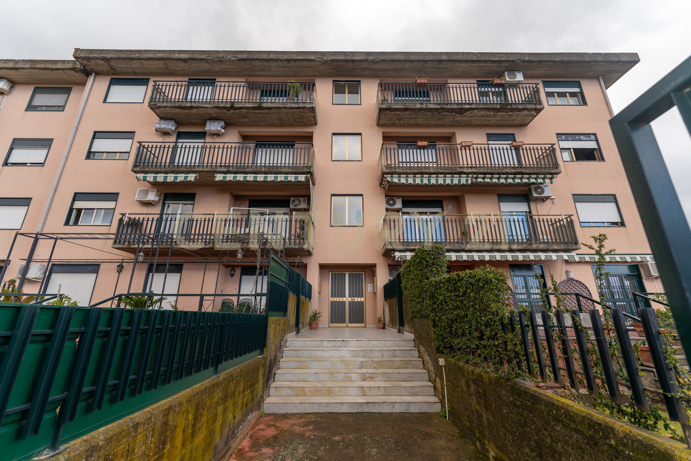 Quadrilocale con box doppio in via giolitti giovanni snc, Gravina di Catania