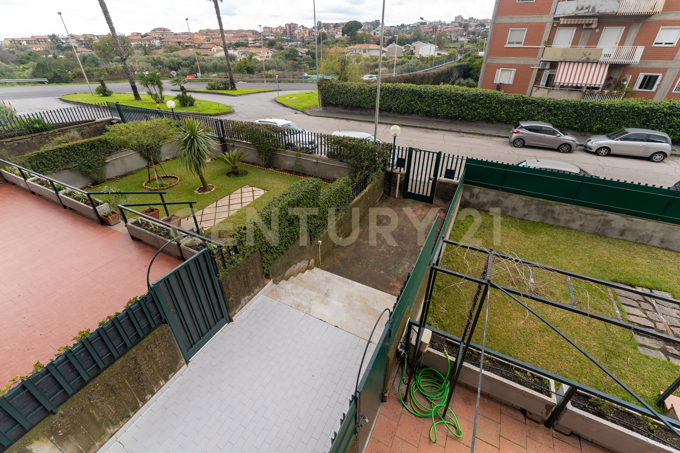 Quadrilocale con box doppio in via giolitti giovanni snc, Gravina di Catania