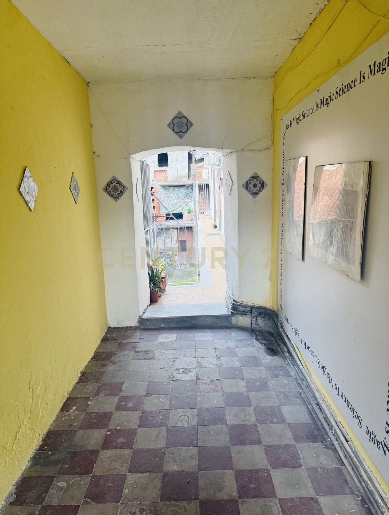 Casa indipendente da ristrutturare in via malta 112, Catania