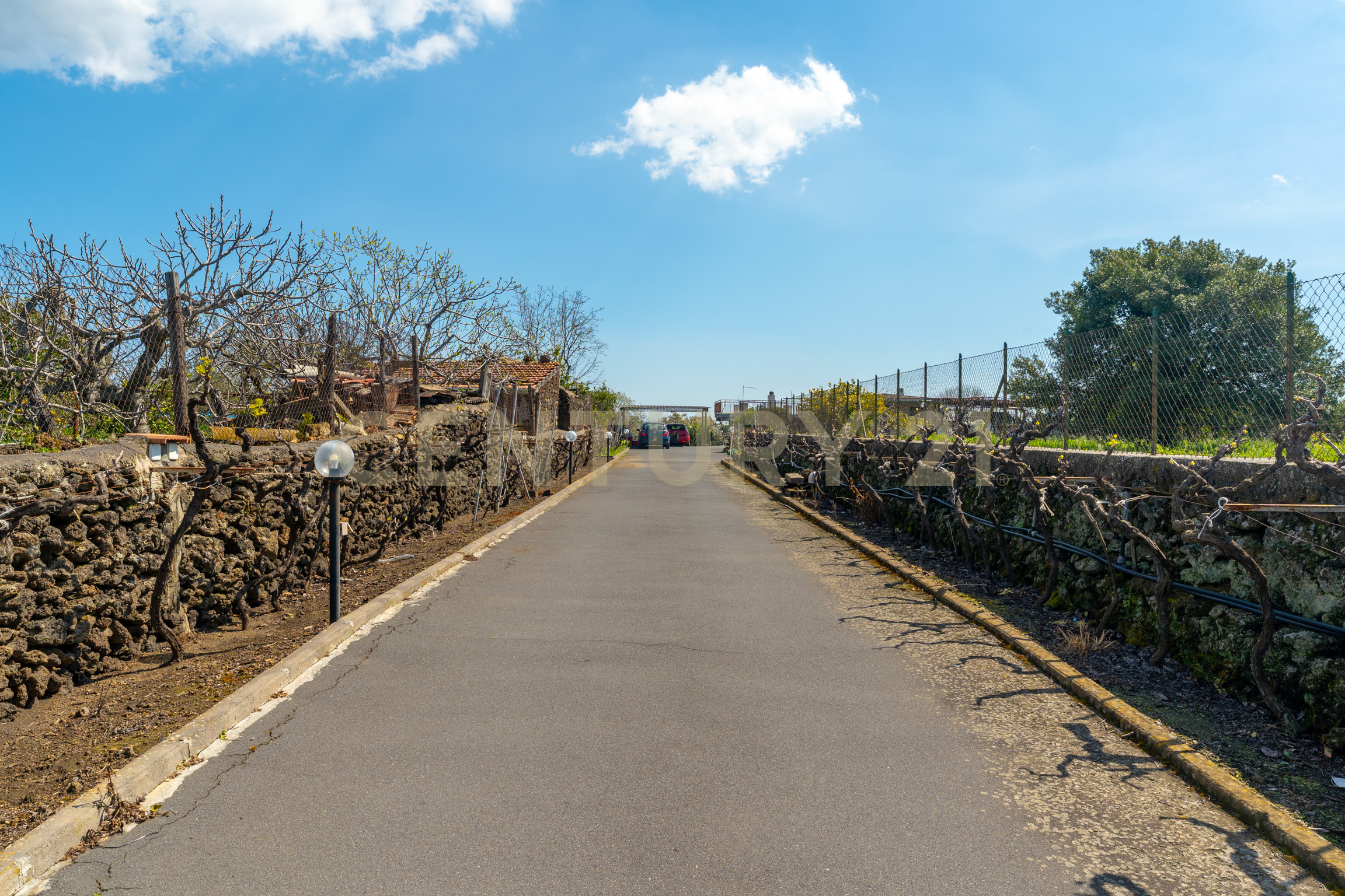 Villa con giardino in via ramondetta 47, Aci Sant'Antonio