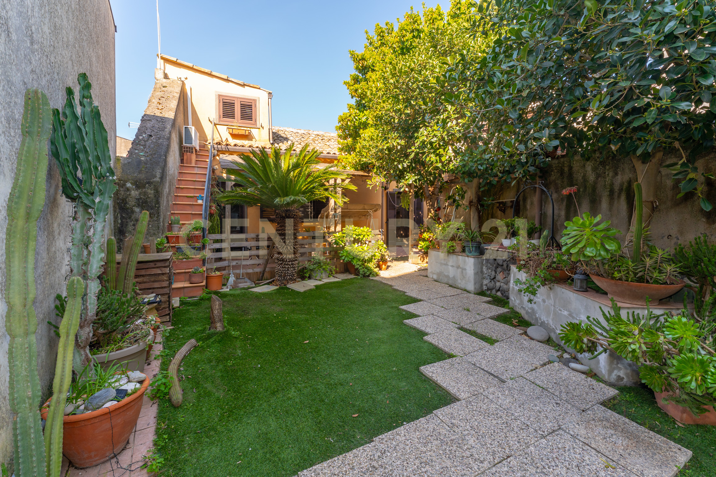 Casa indipendente con giardino in via etnea 419, Tremestieri Etneo