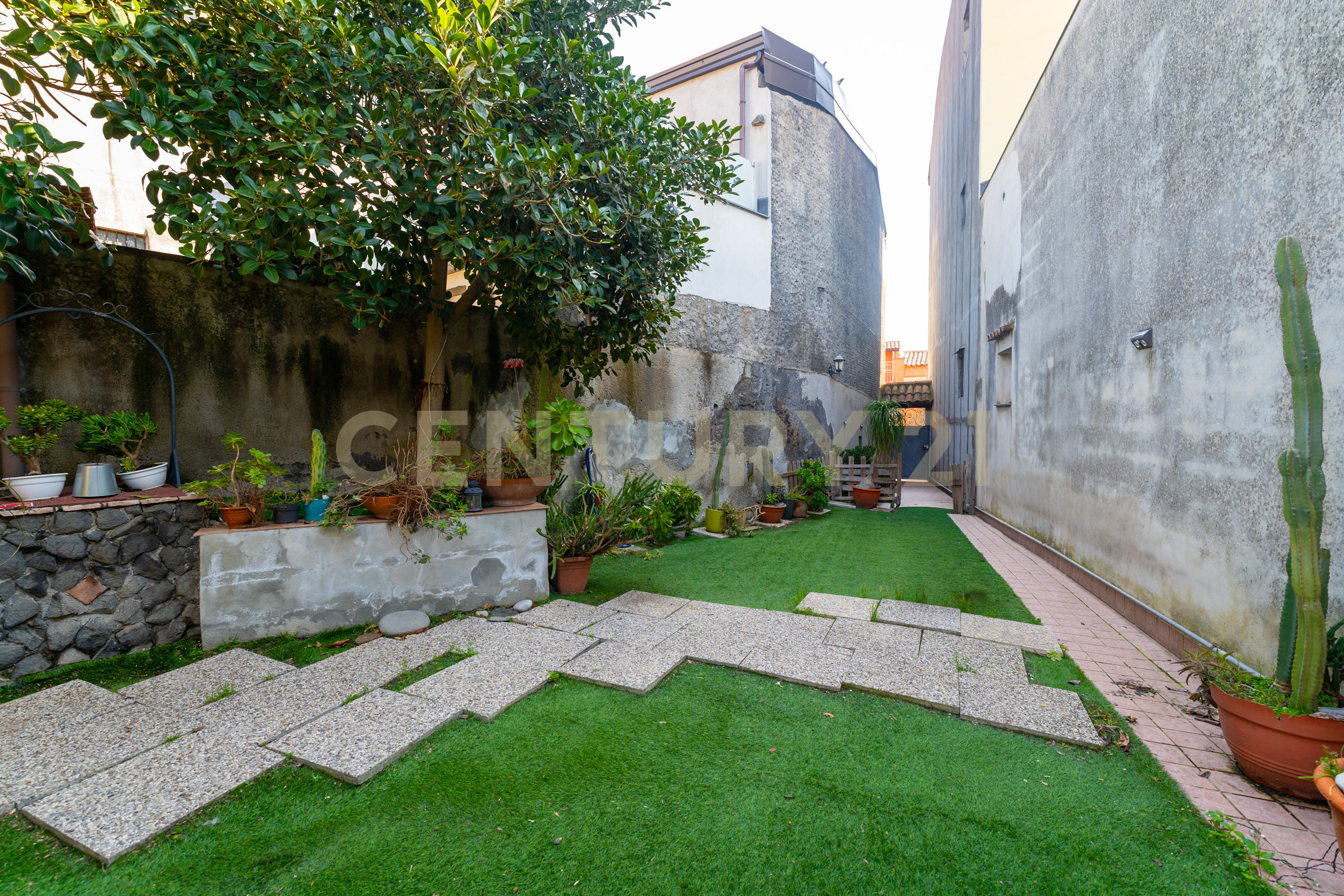 Casa indipendente con giardino in via etnea 419, Tremestieri Etneo
