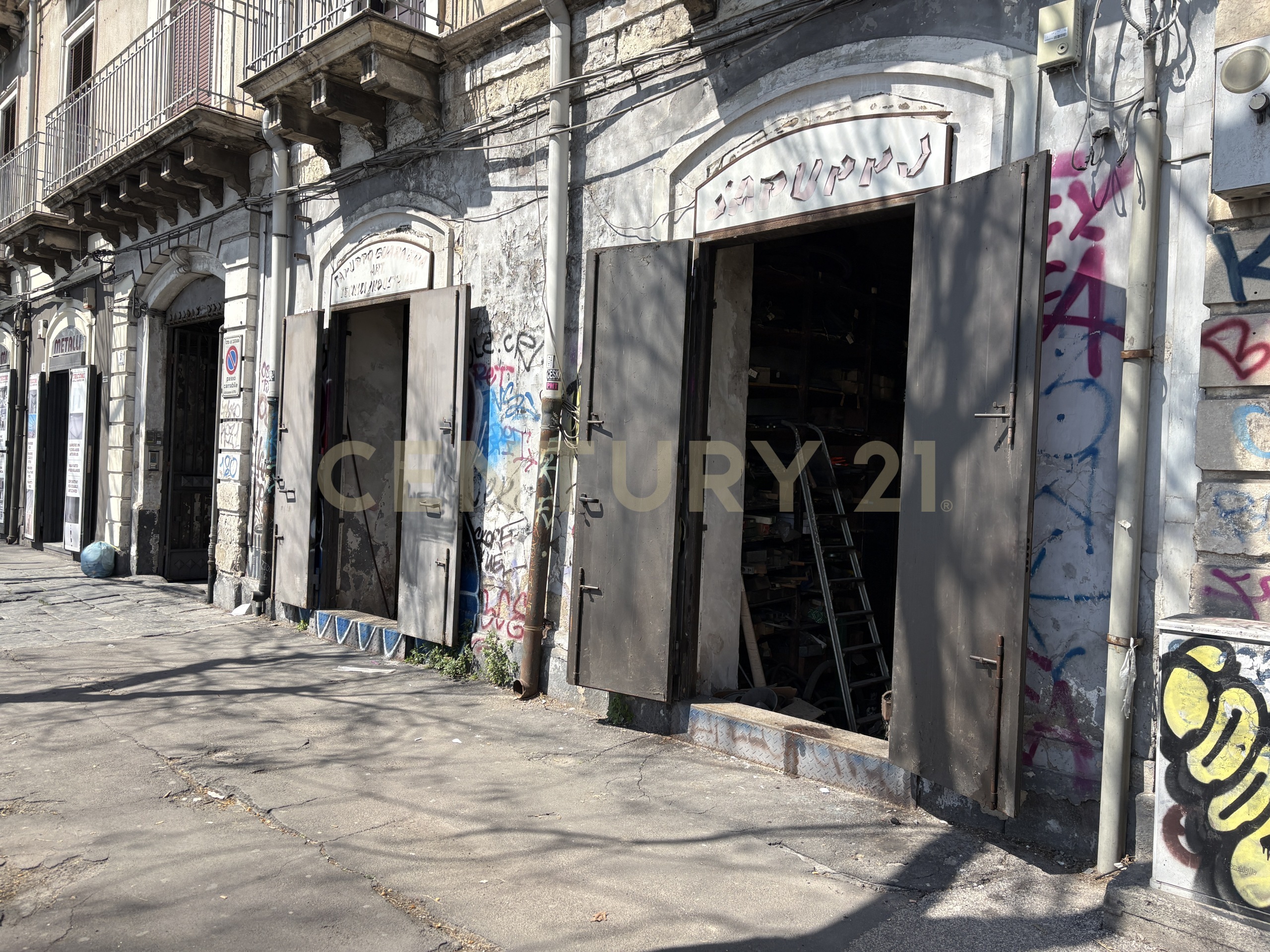 Locale commerciale da ristrutturare in via 6 aprile 59, Catania