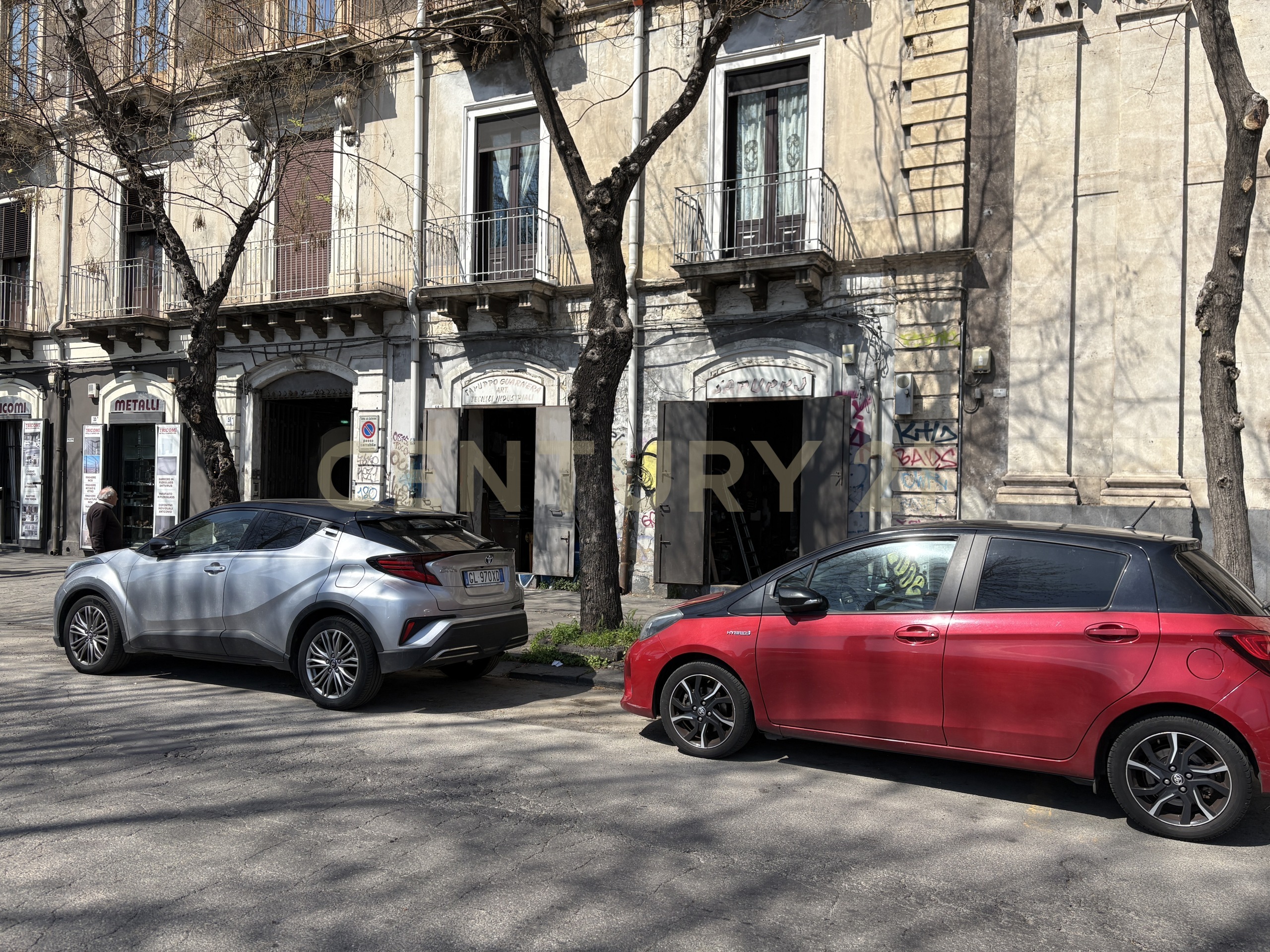 Locale commerciale da ristrutturare in via 6 aprile 61, Catania