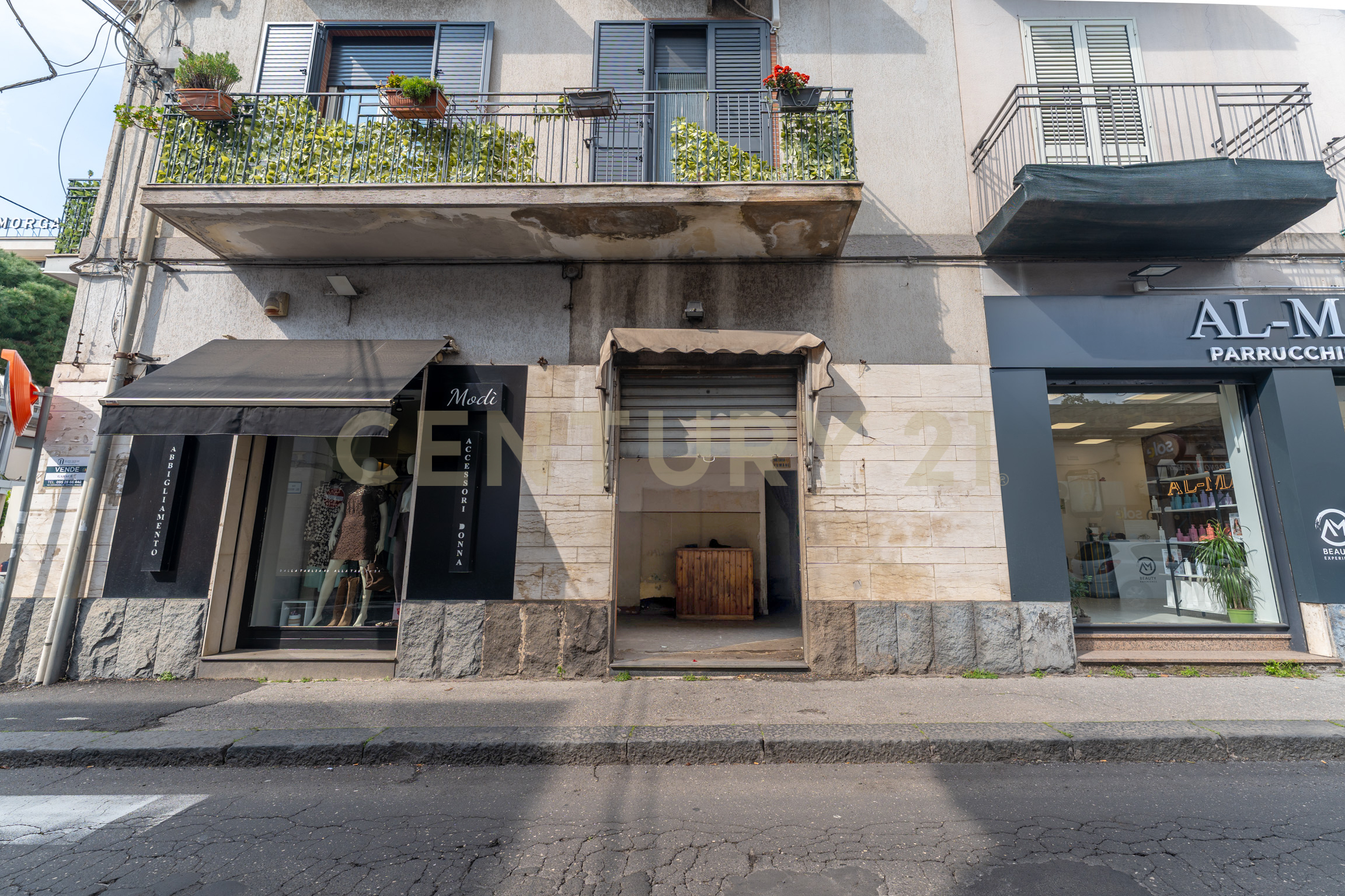 Locale commerciale da ristrutturare in via del bosco 107, Catania