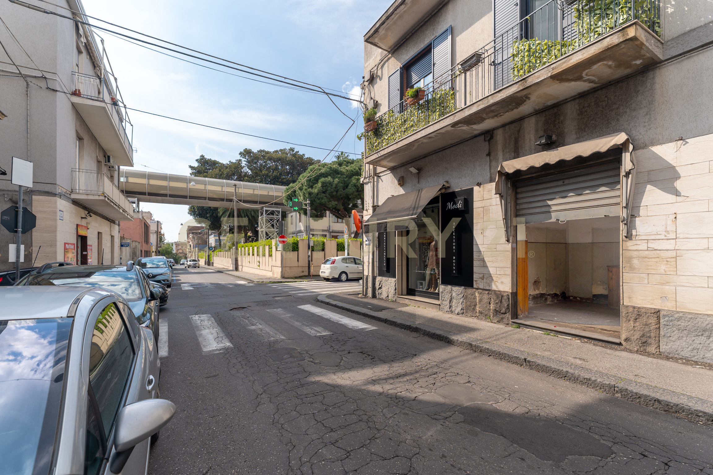 Locale commerciale da ristrutturare in via del bosco 107, Catania