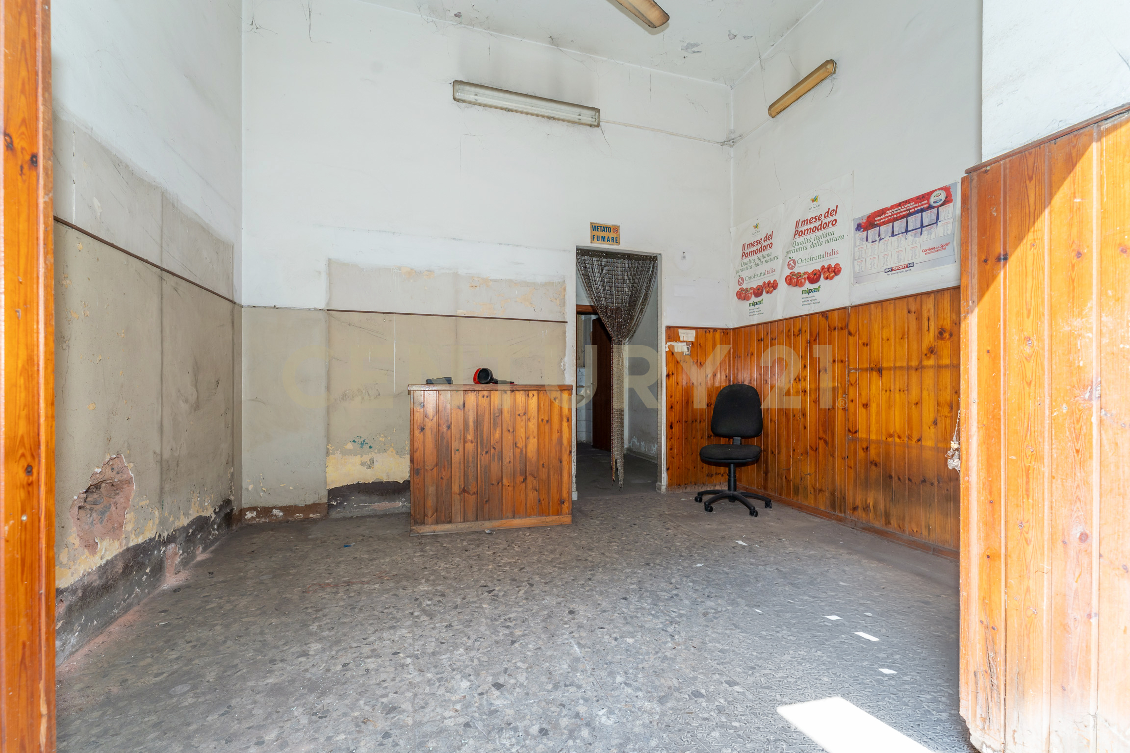 Locale commerciale da ristrutturare in via del bosco 107, Catania