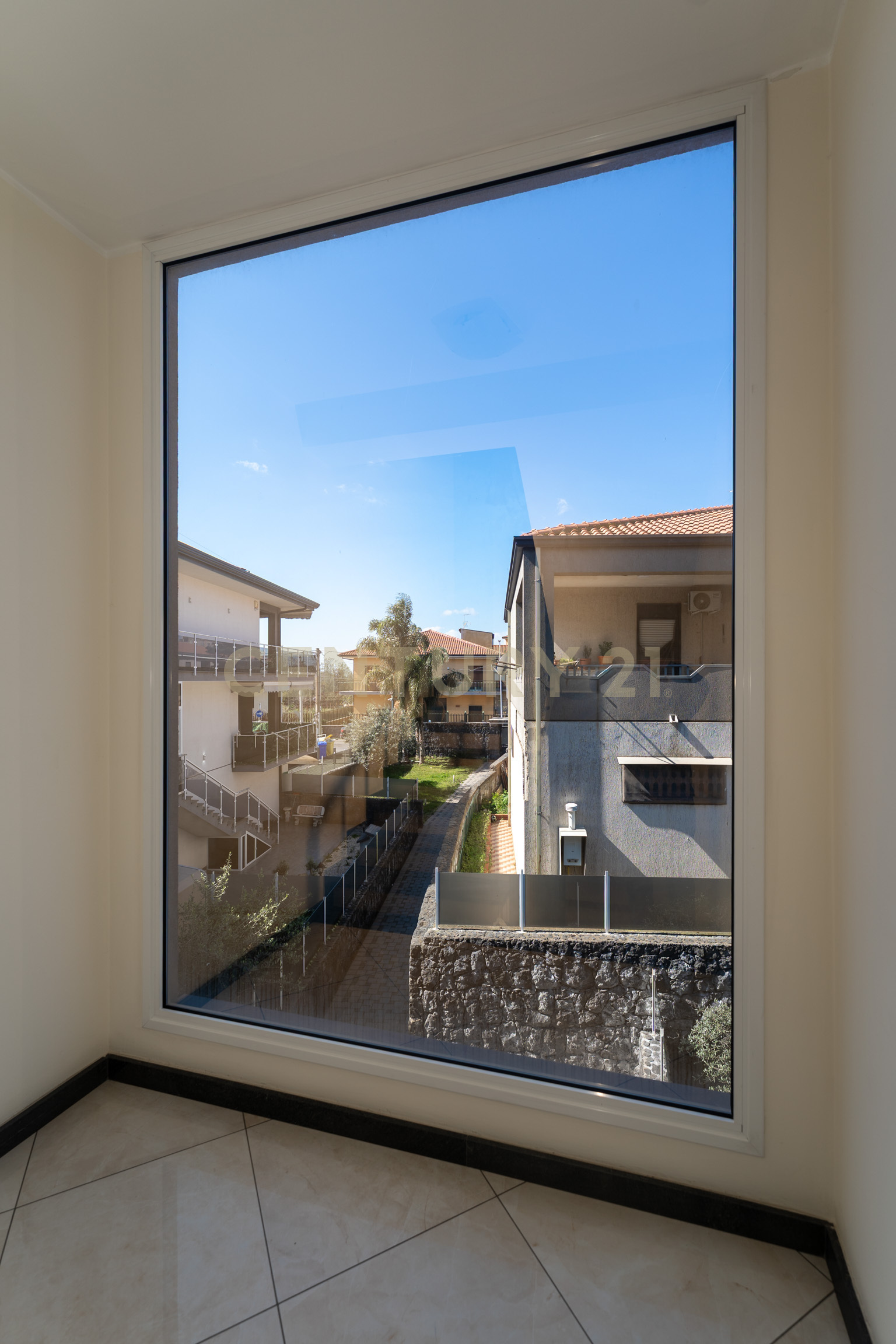 Trilocale con box doppio in via dell'aratro 14, Catania