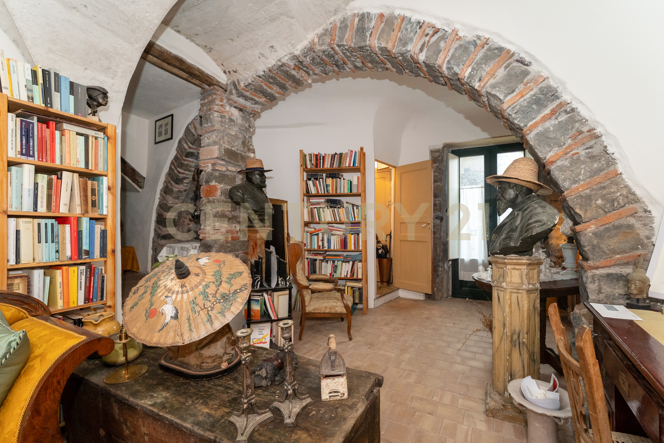 Casa indipendente con giardino in via guglielmo oberdan 15, Linguaglossa