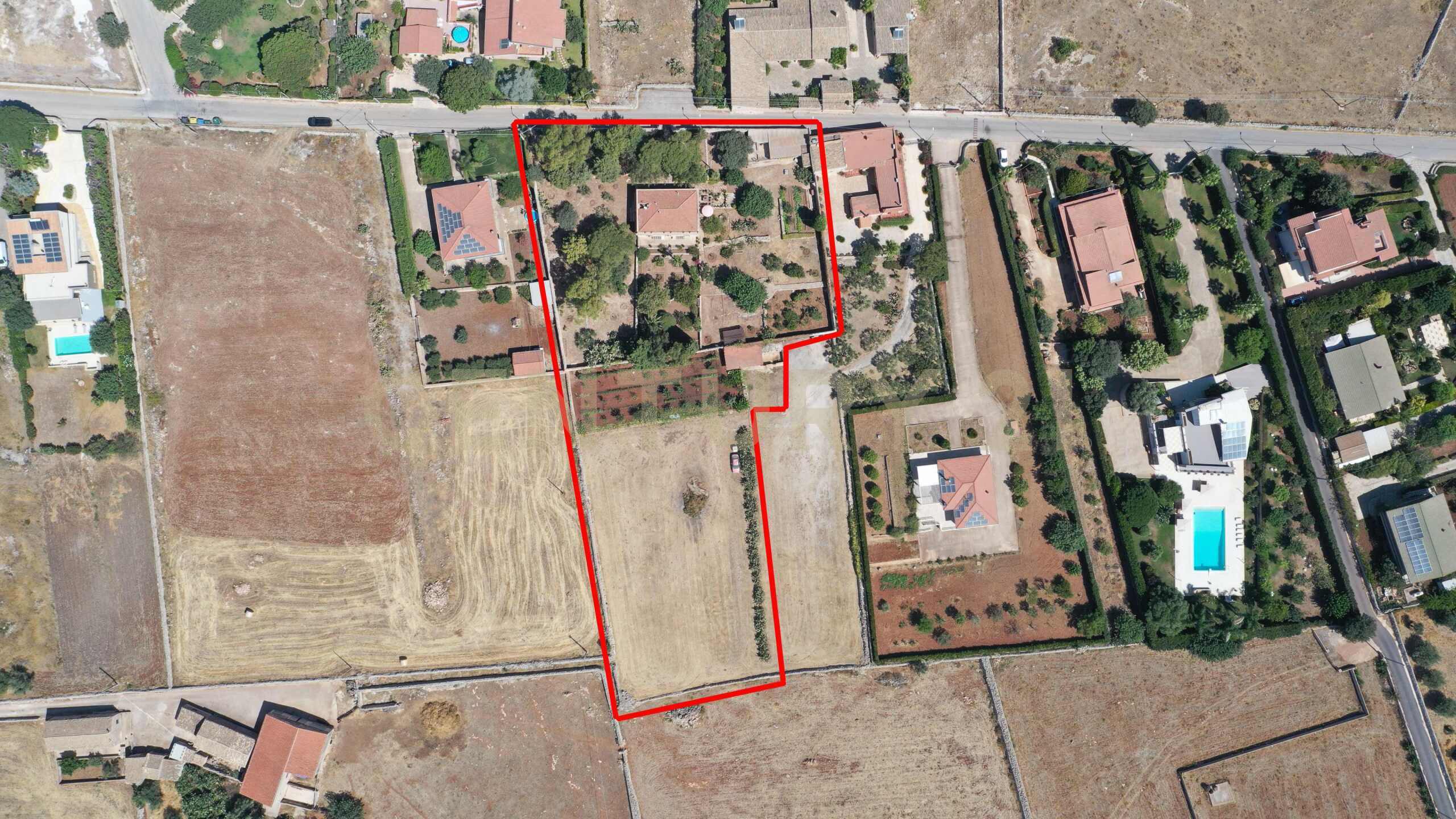 Villa con giardino in pirato cava maria 39, Modica