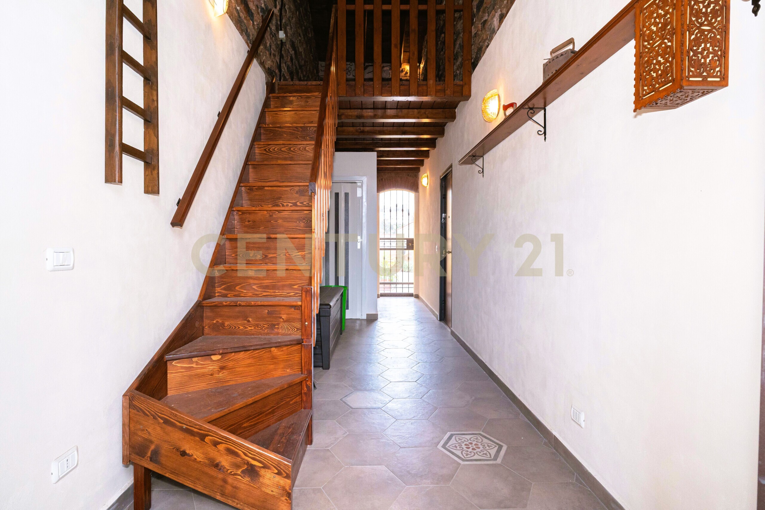 Casa indipendente con giardino in via stella 15, Catania