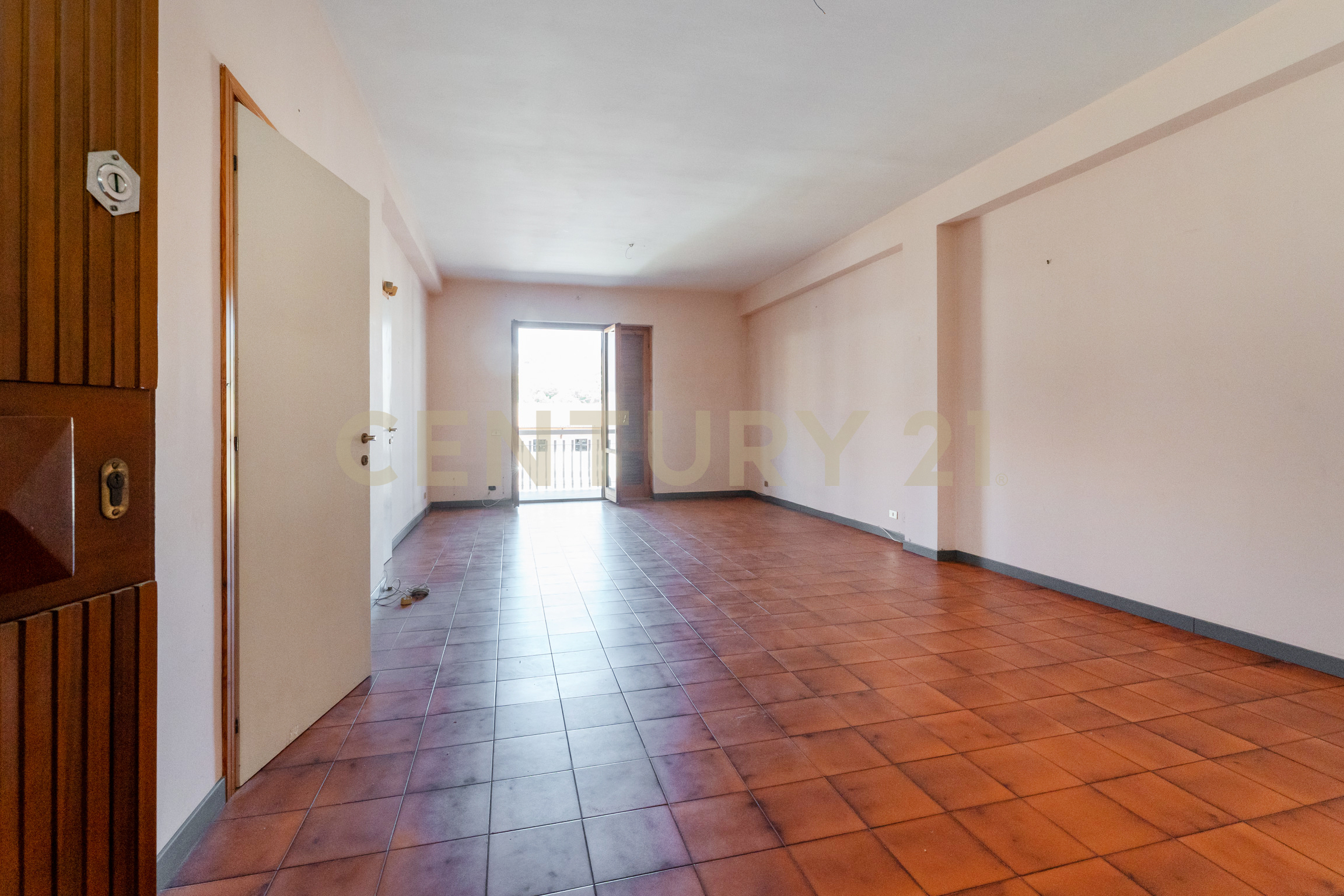 Trilocale in vendita in via nazionale, Aci Castello