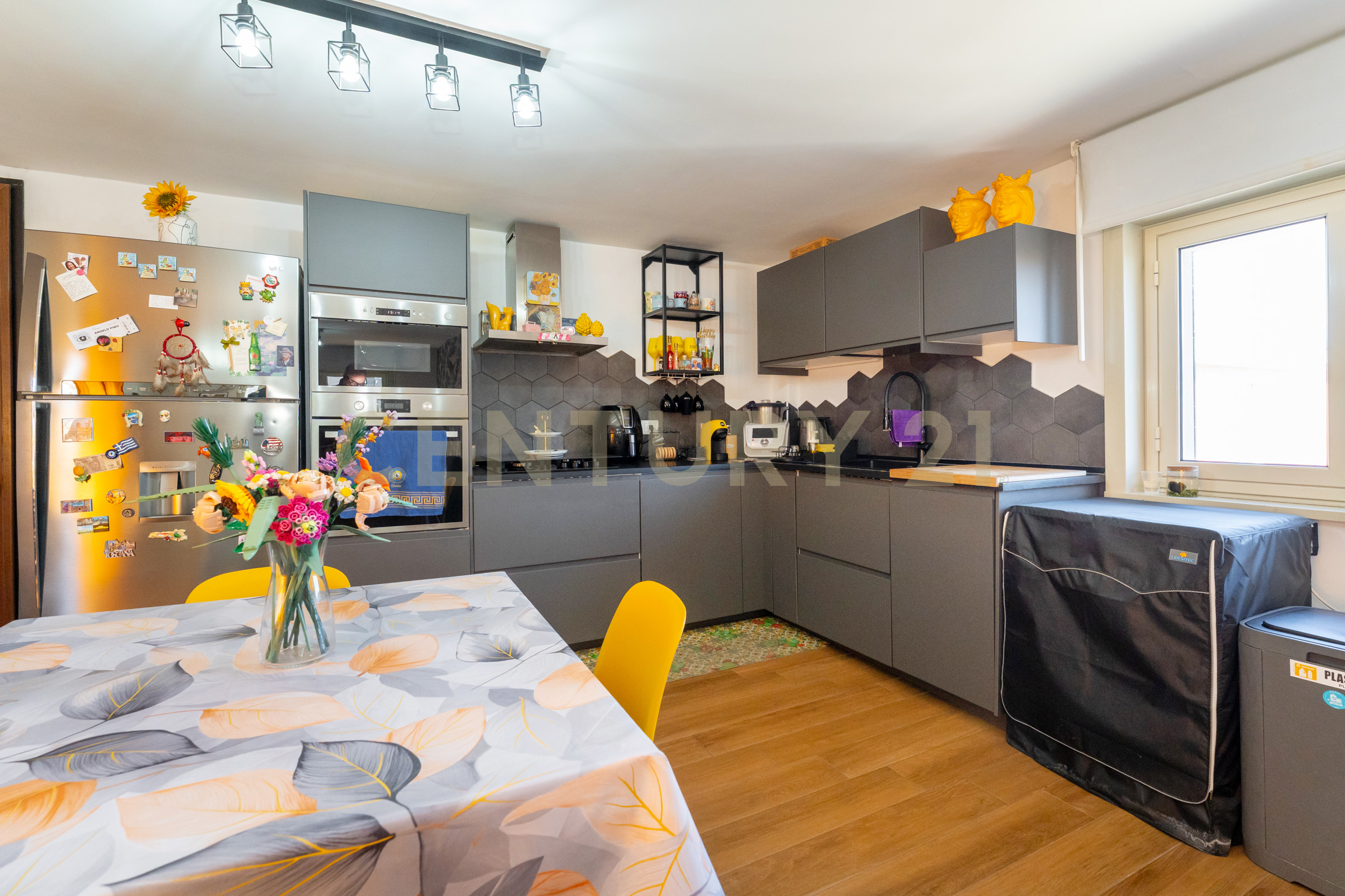 Trilocale con terrazzo in via mafalda di savoia 18, Catania