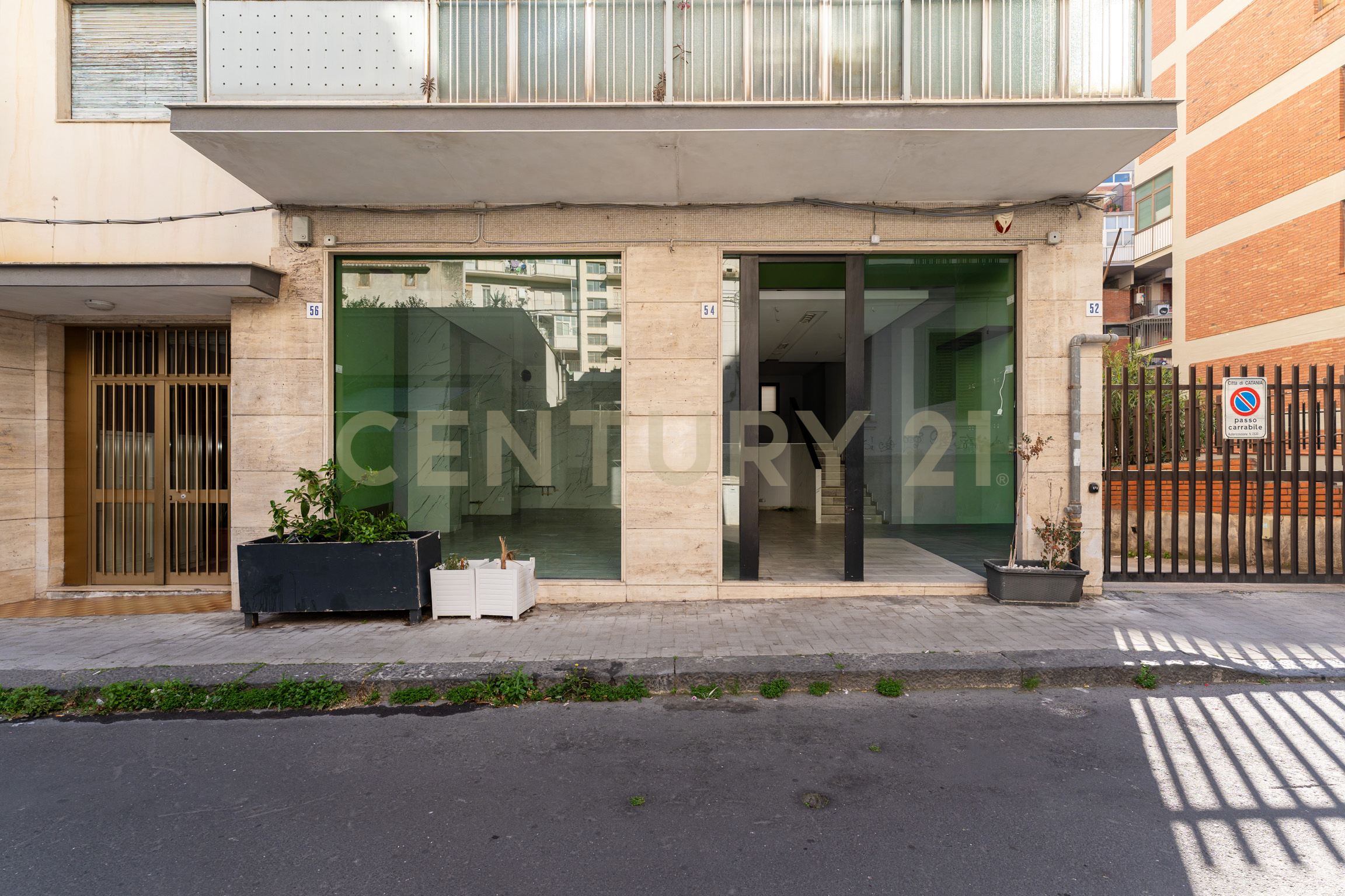 Locale commerciale in vendita in via mario sangiorgi 56, Catania