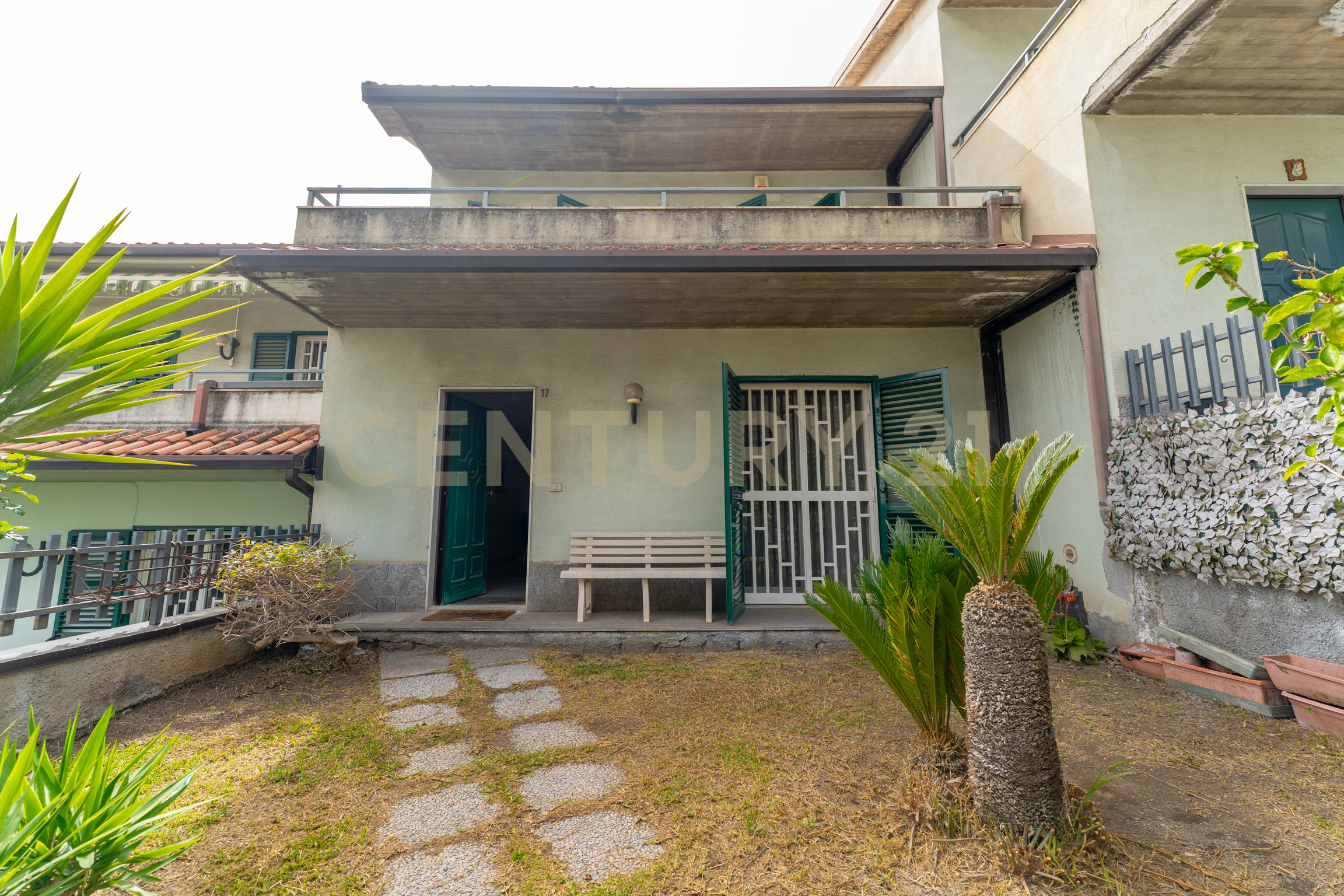 Villa con giardino in via santa rosa da lima 17, Catania