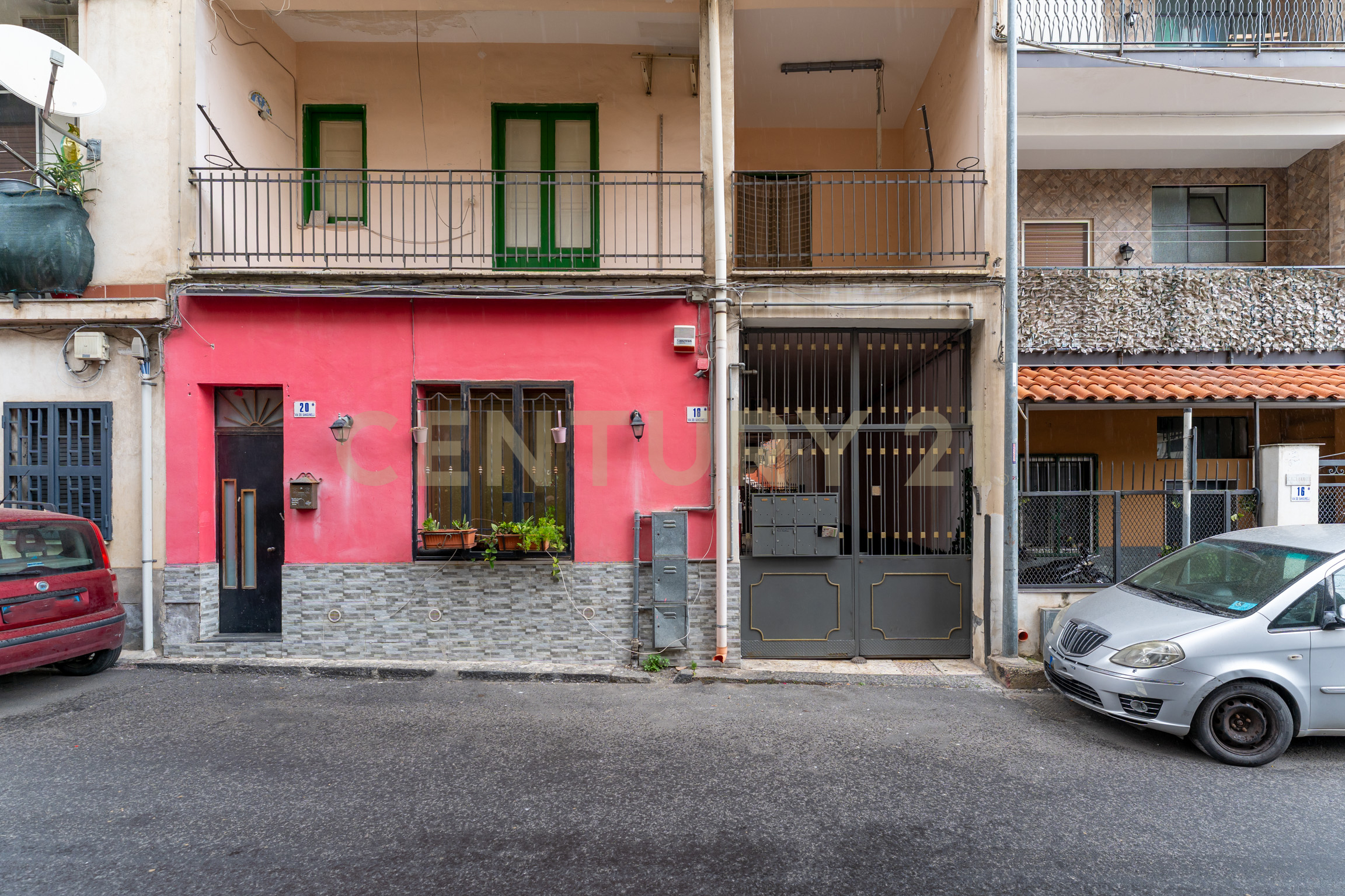Quadrilocale con terrazzo in via dei sanguinelli 18, Catania