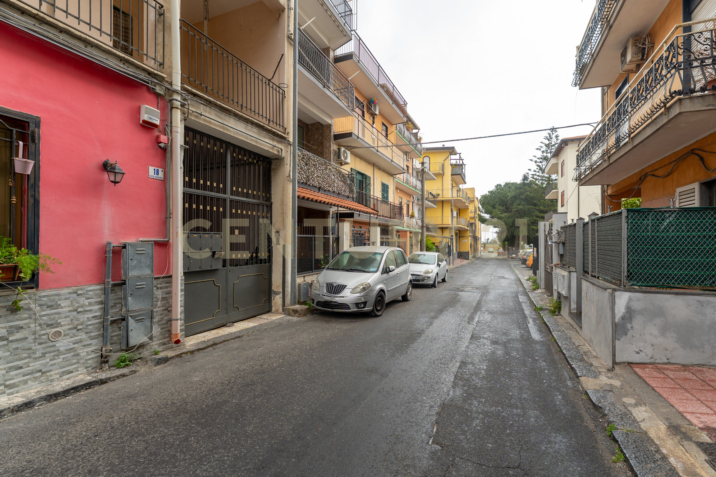 Quadrilocale con terrazzo in via dei sanguinelli 18, Catania