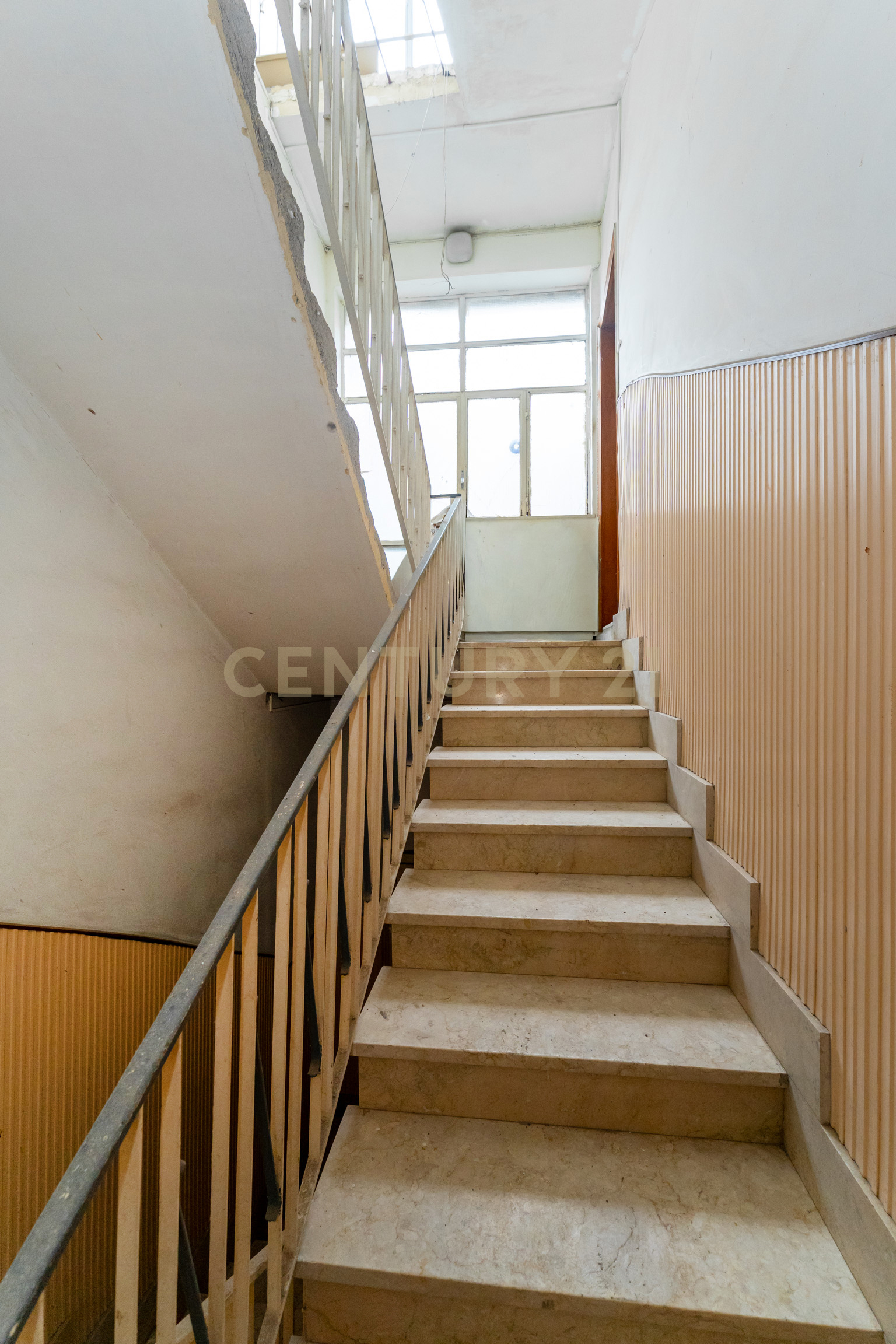 Quadrilocale con terrazzo in via dei sanguinelli 18, Catania