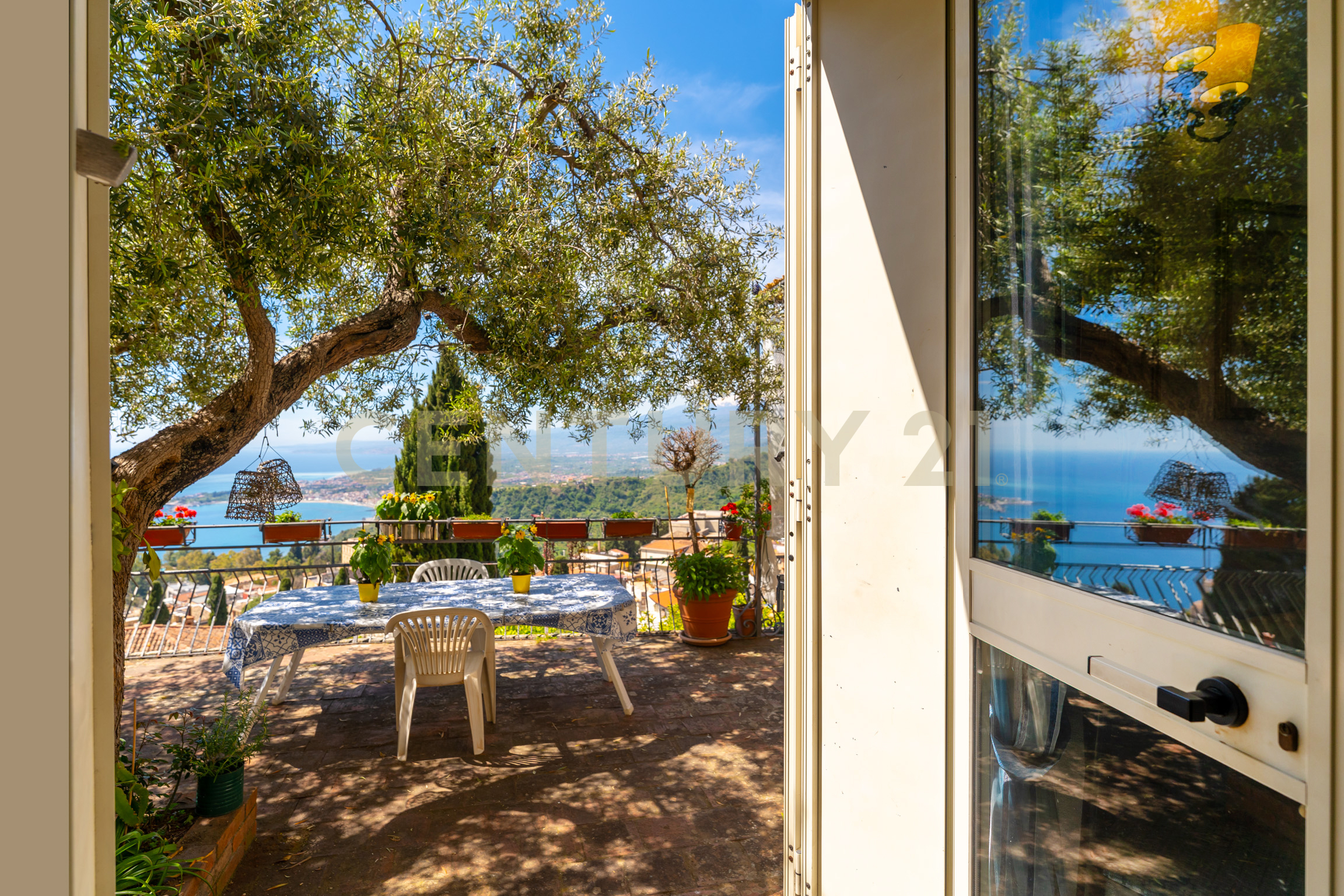 Villa con giardino in via leonardo da vinci 5, Taormina