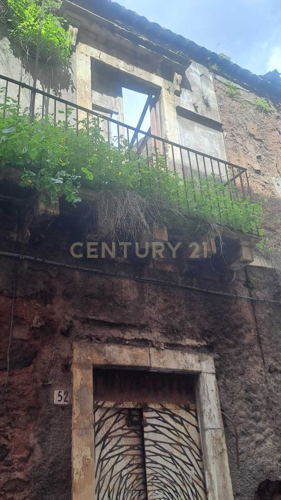 Trilocale da ristrutturare in via pistone 48b, Catania
