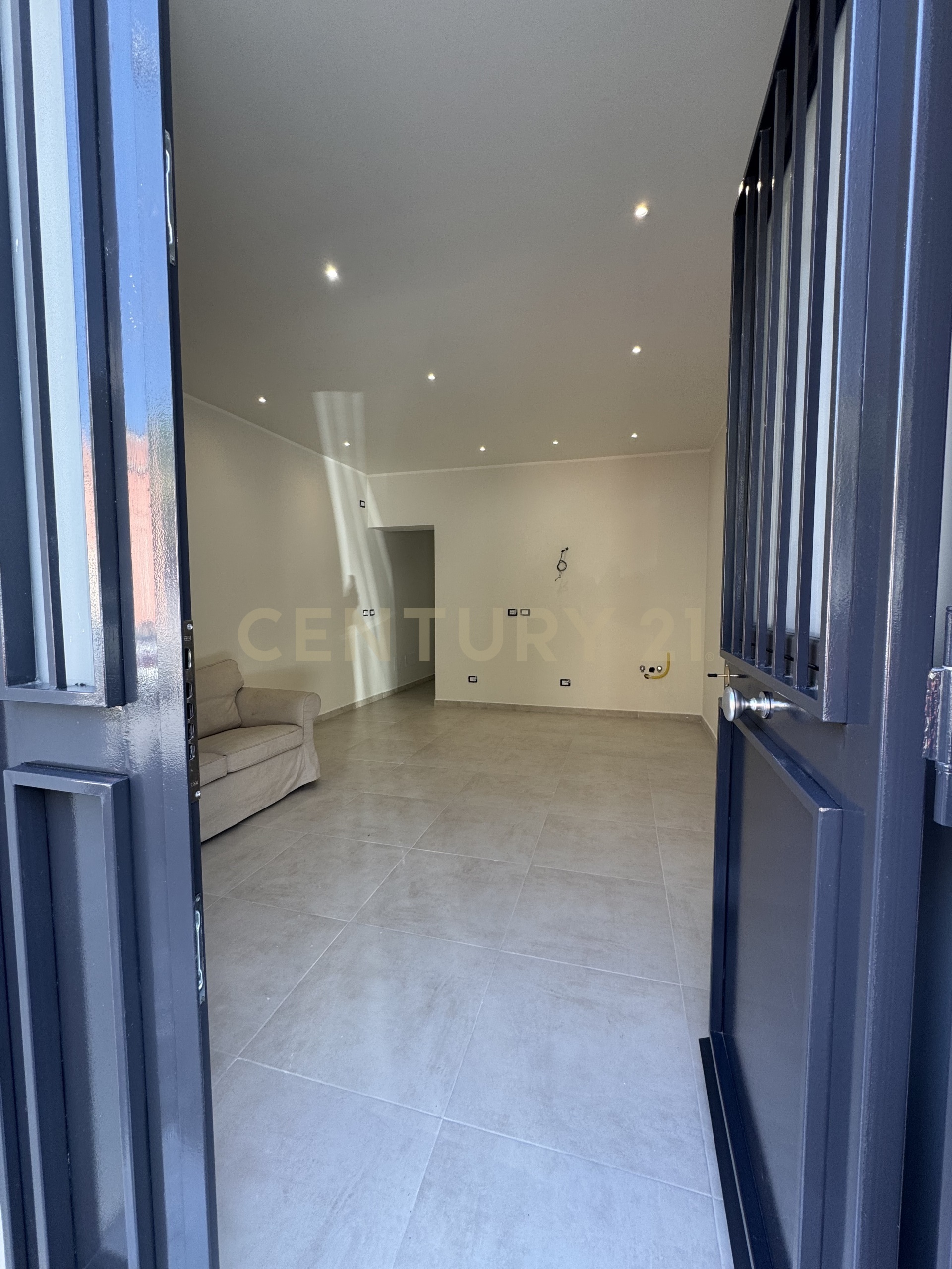 Bilocale con terrazzo in via regina bianca 151, Catania