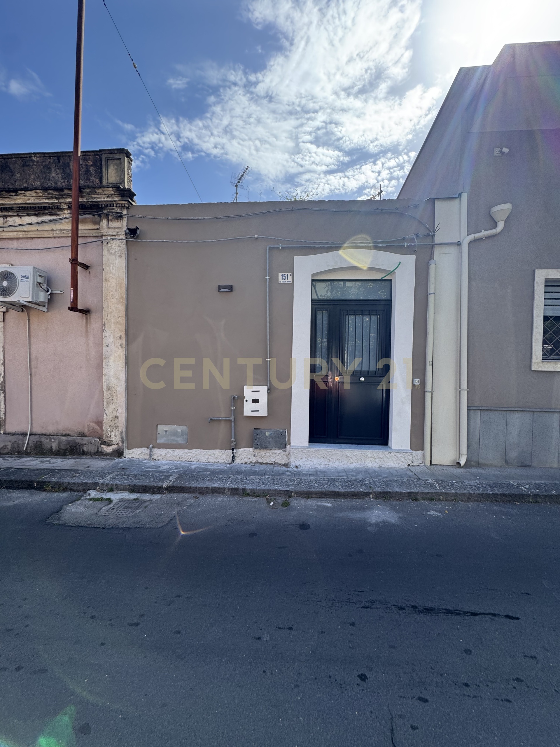 Bilocale con terrazzo in via regina bianca 151, Catania