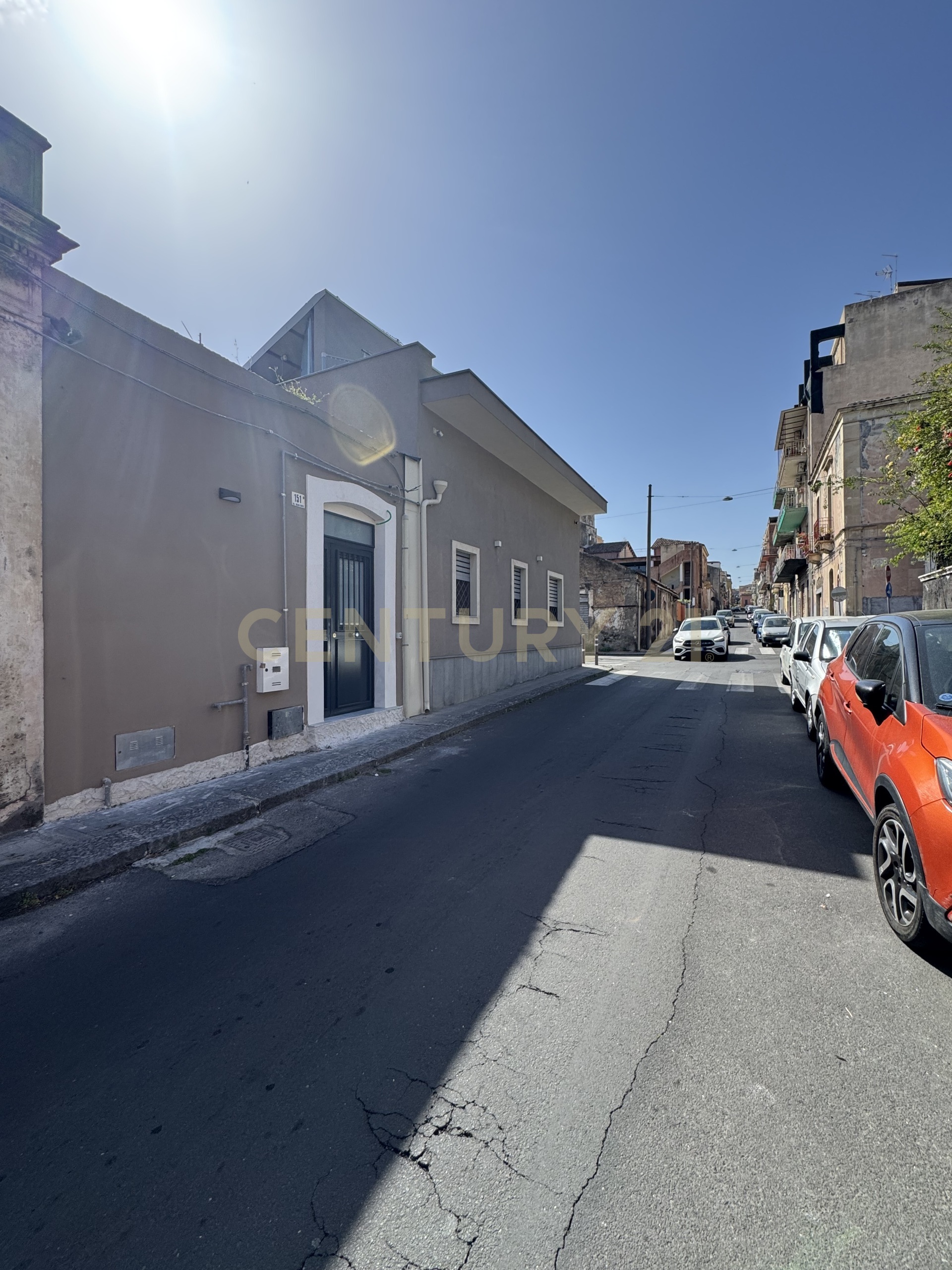 Bilocale con terrazzo in via regina bianca 151, Catania