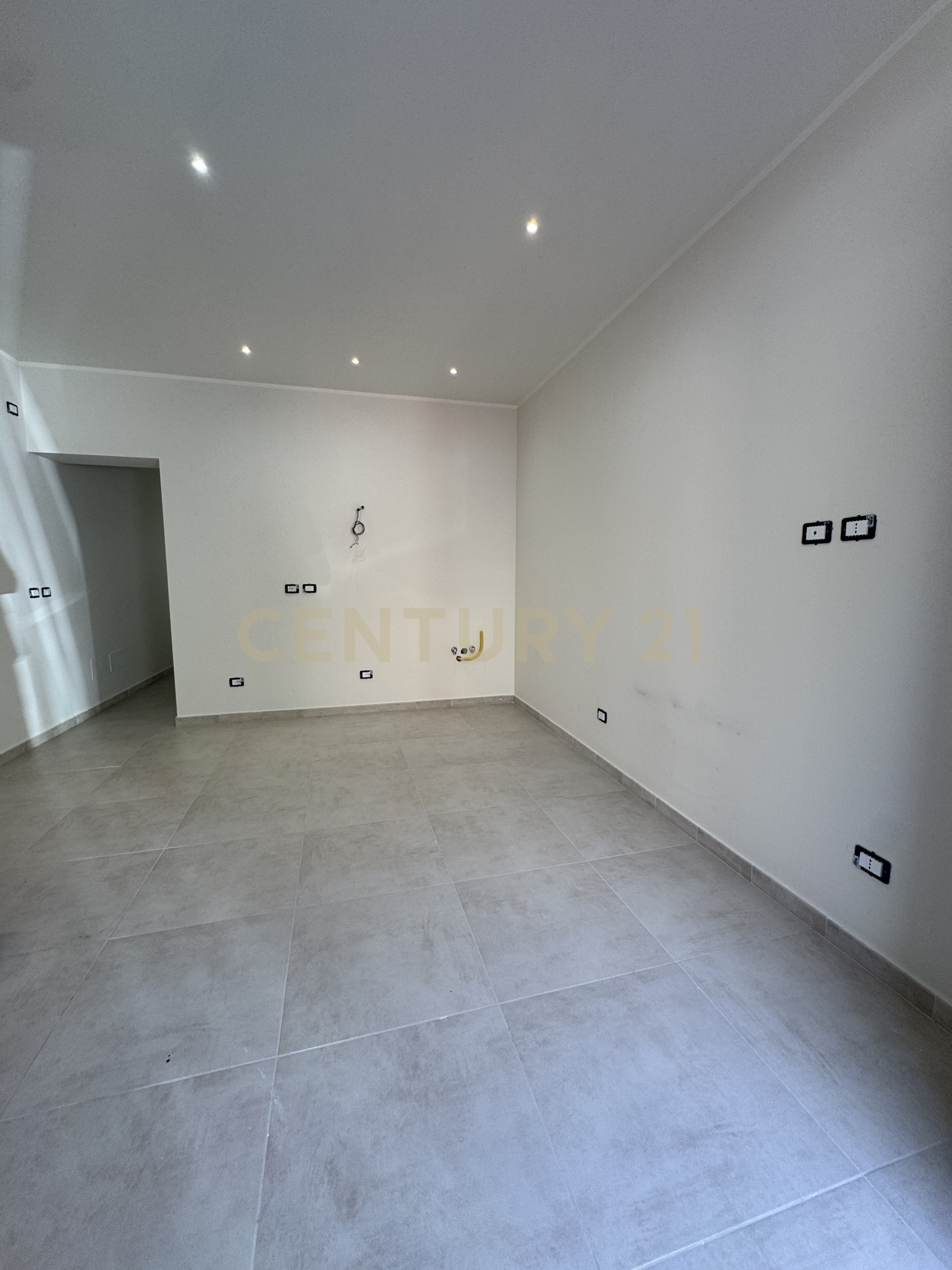 Bilocale con terrazzo in via regina bianca 151, Catania