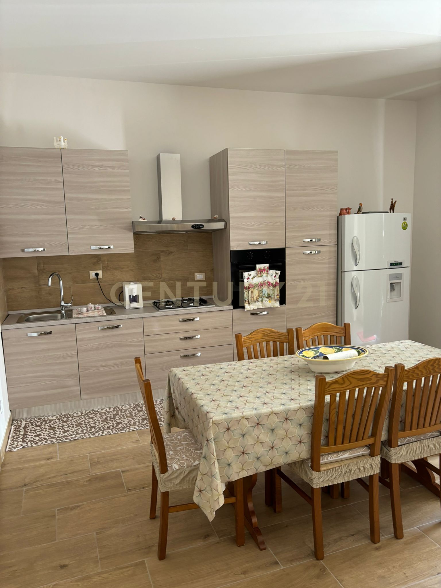 Casa indipendente con terrazzo in via l. bissolati, Pachino