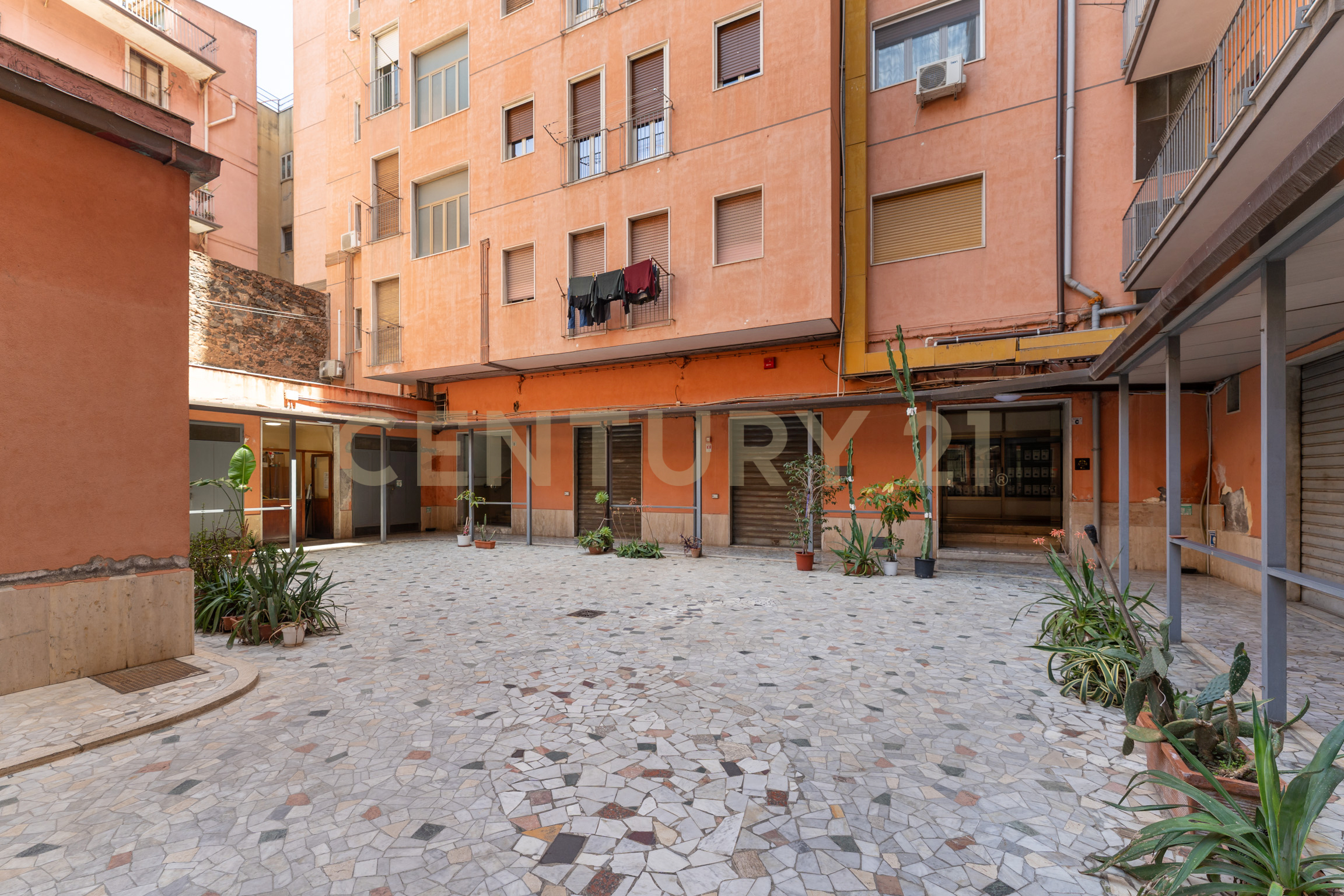 Appartamento in vendita in via antonino di sangiuliano 54, Catania