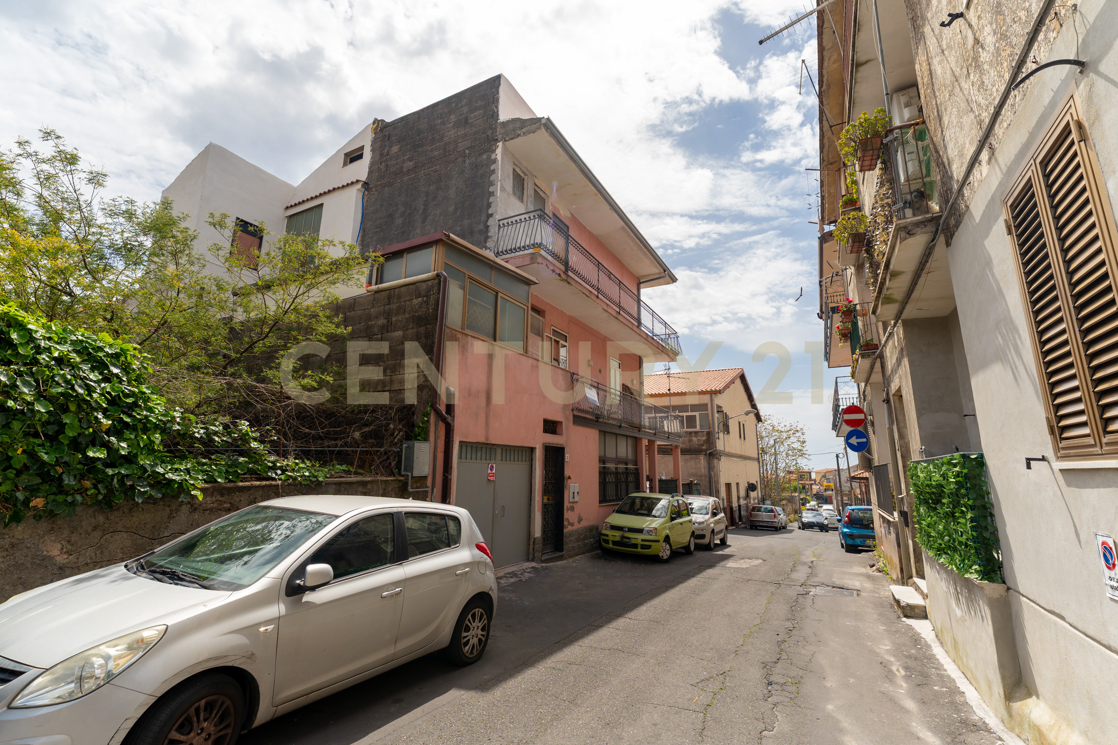 Appartamento con terrazzo in via sottotenente cantone 30, Mascalucia