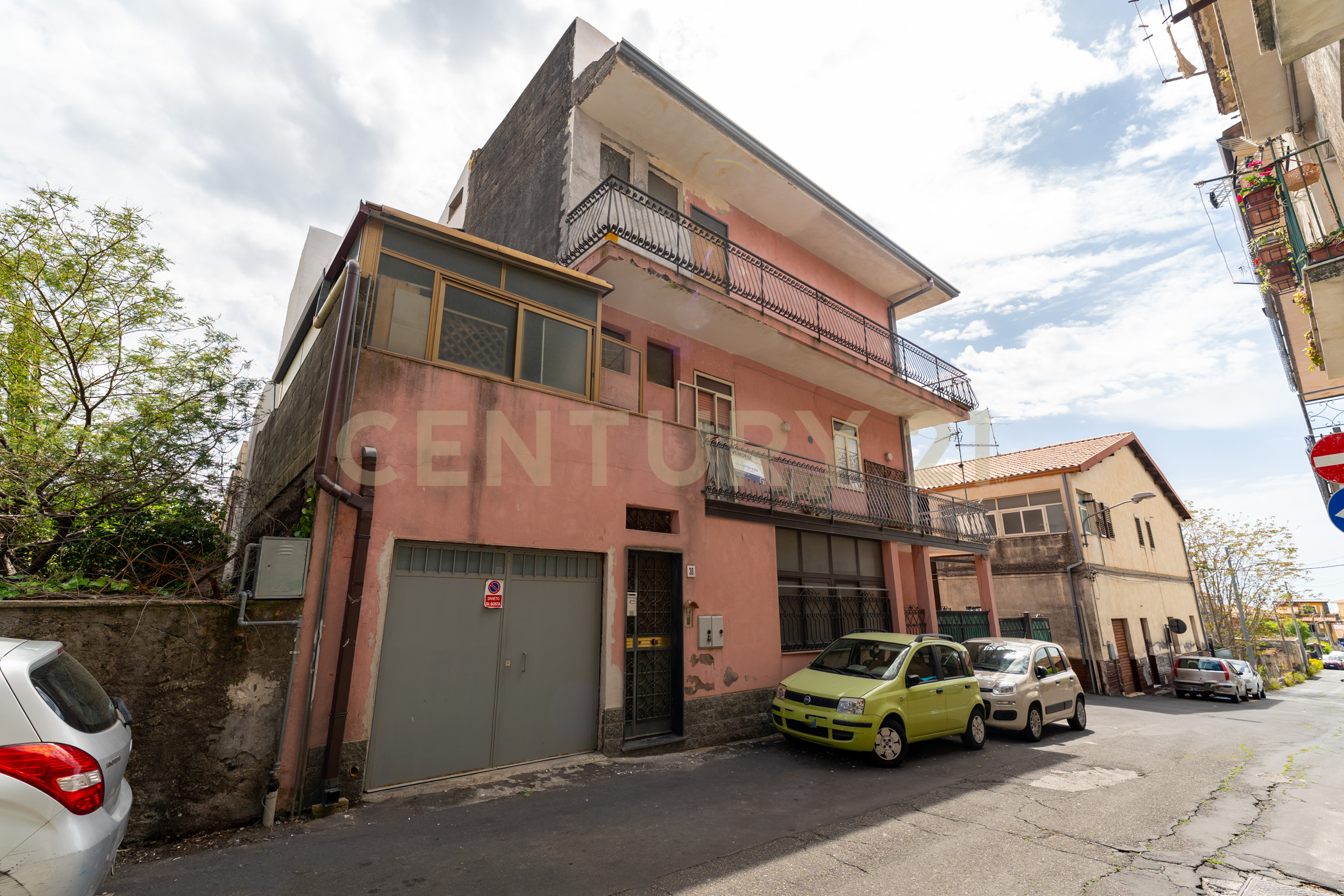 Appartamento con terrazzo in via sottotenente cantone 30, Mascalucia