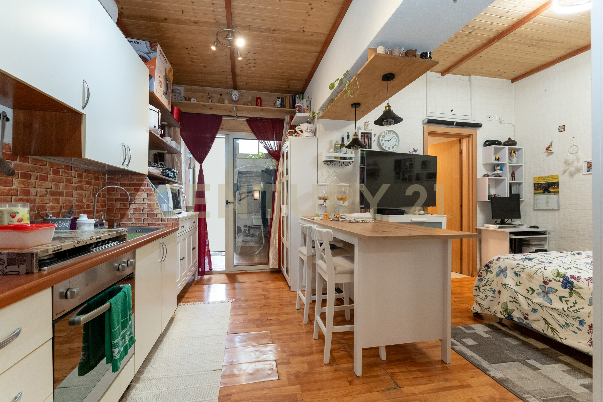 Casa indipendente con terrazzo in via nazionale, Acireale