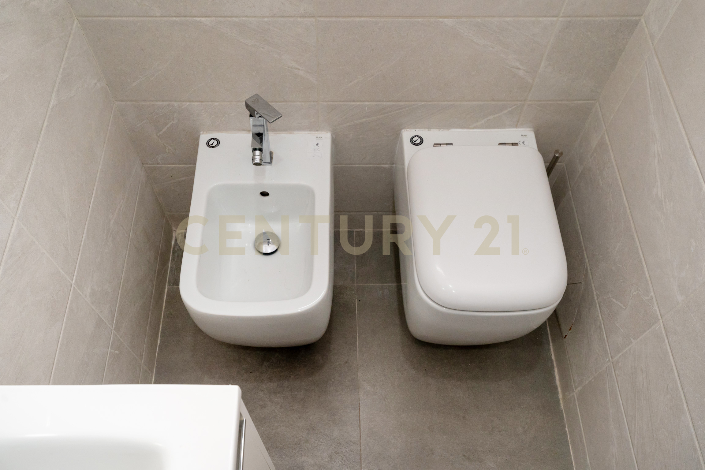 Trilocale con terrazzo in via cordai 96, Catania