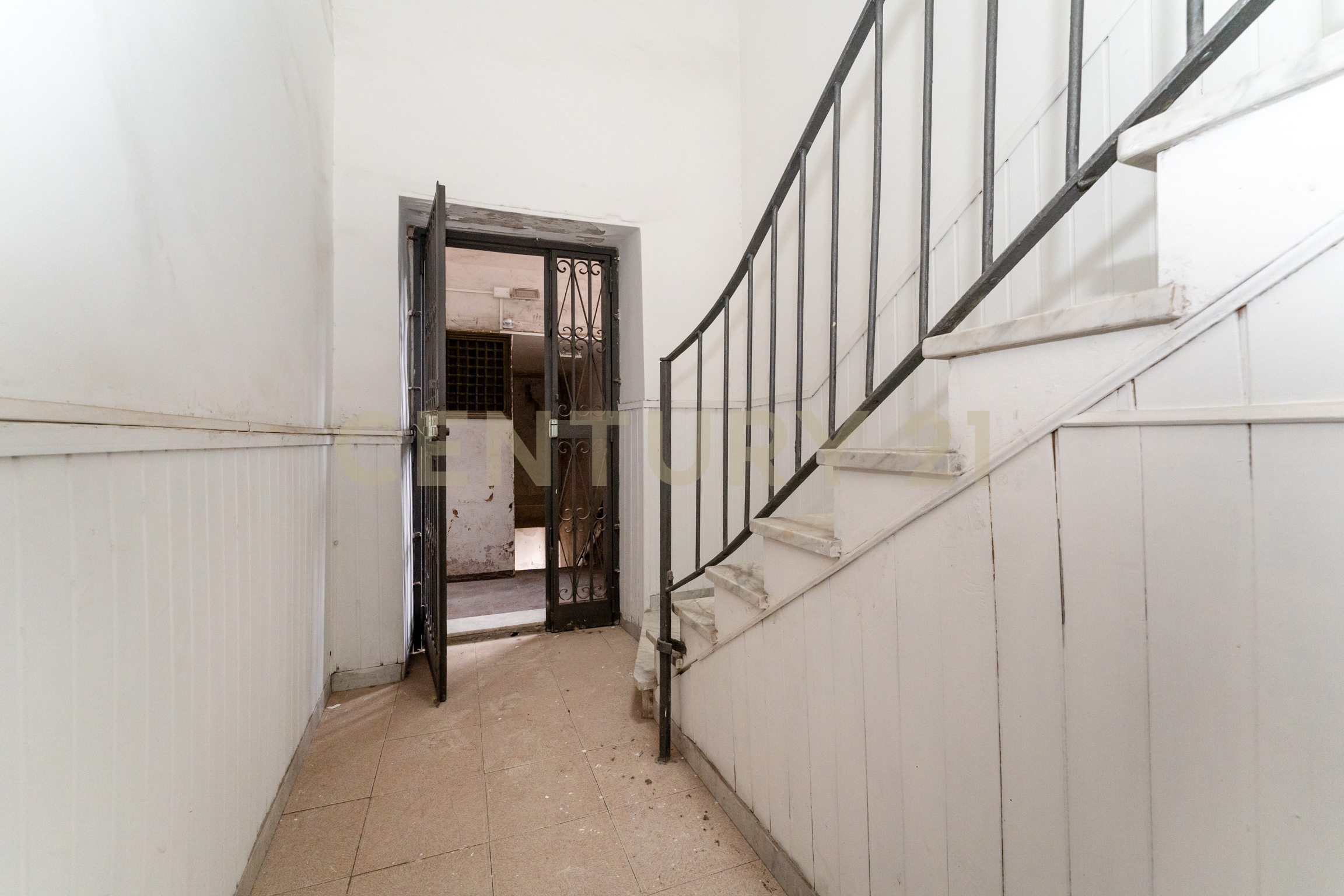 Trilocale con terrazzo in via cordai 96, Catania