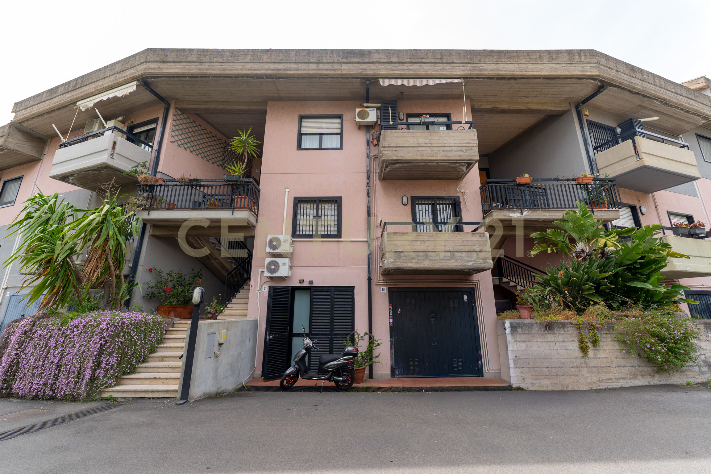 Appartamento con terrazzo in viale giuseppe lain� 7, Catania
