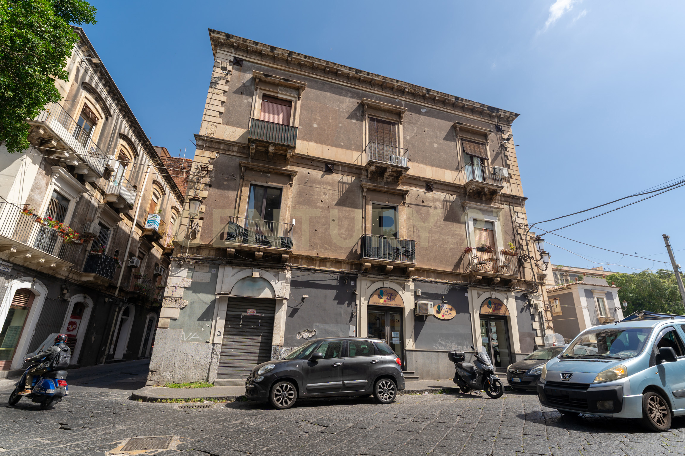Trilocale ristrutturato in piazza miracoli 2, Catania